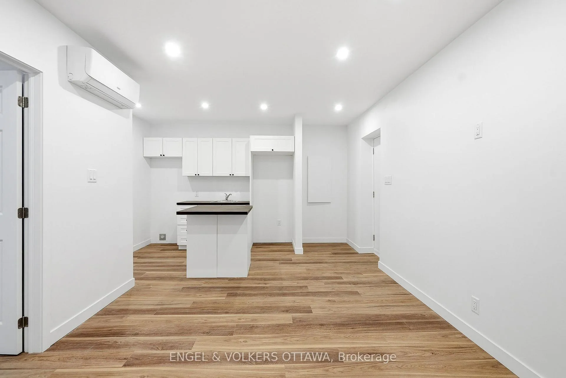 Photo 5 of Unit D, 324 Frontenac Street, Ottawa, Vanier — HOMEH