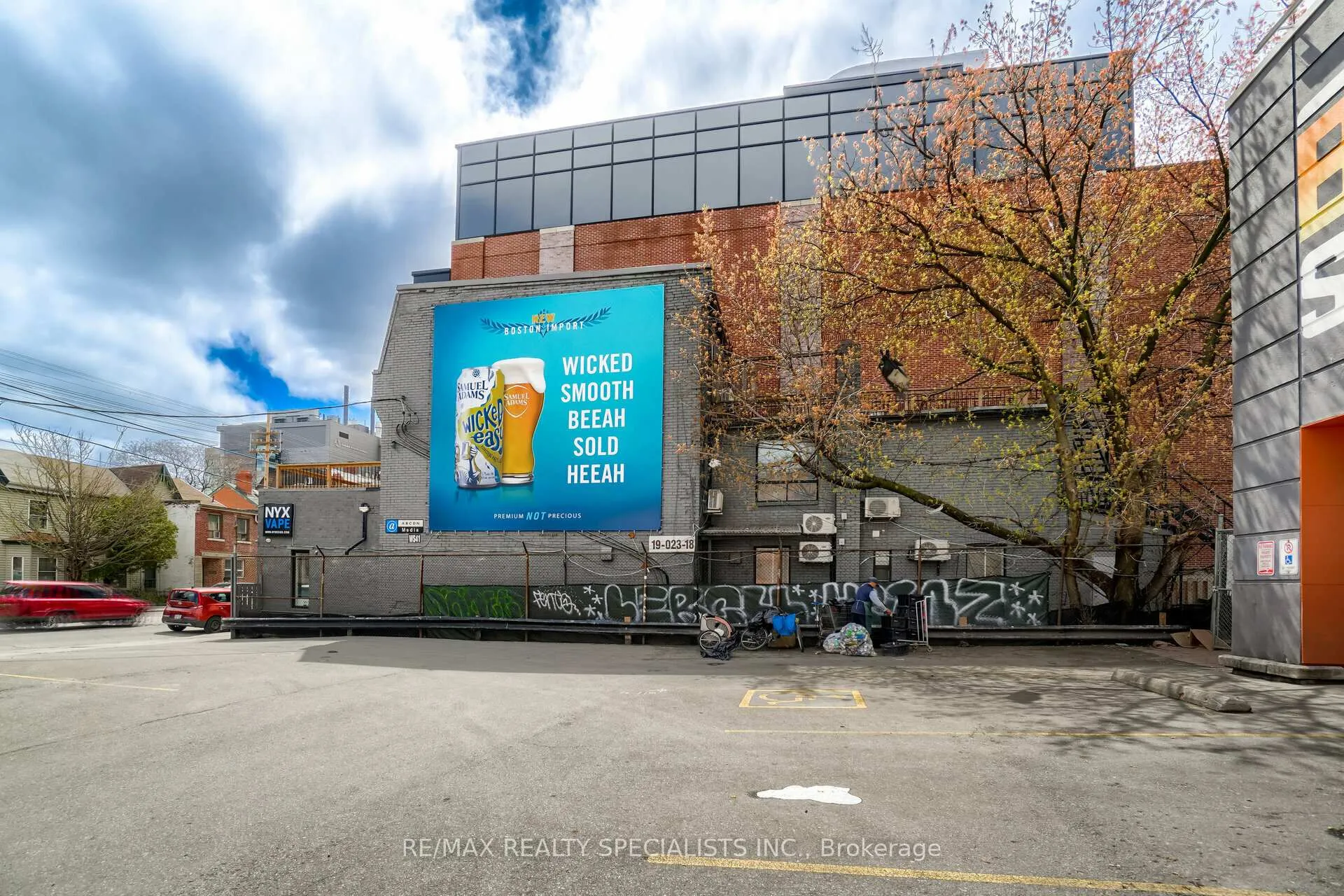 Photo 15 of Unit 3, 450 Bathurst Street, Toronto, Trinity-Bellwoods — HOMEH