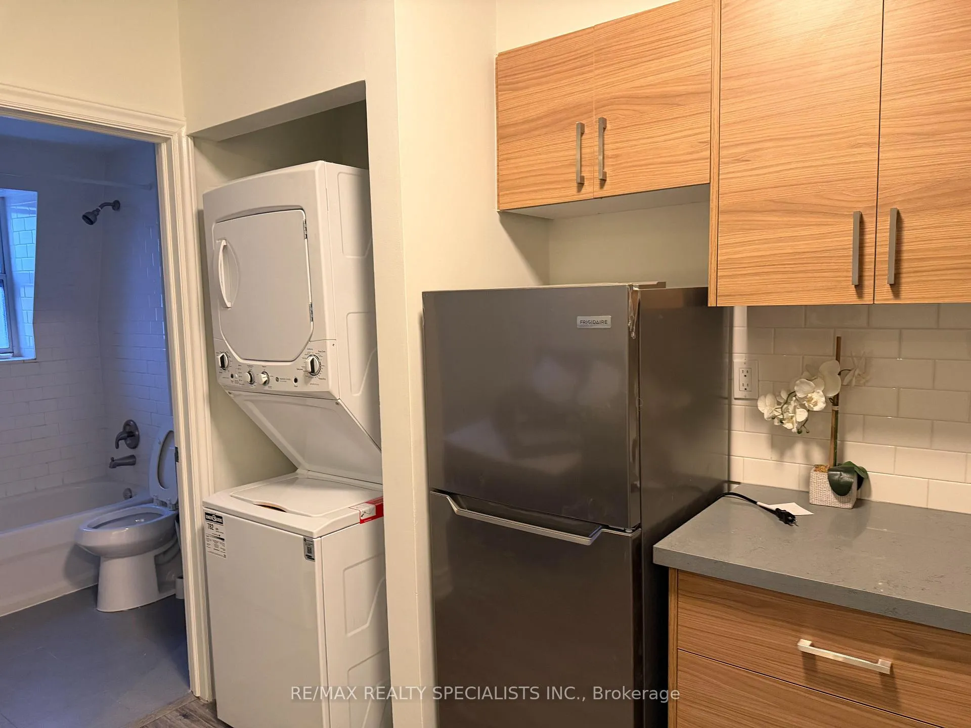 Photo 82 of Unit 3, 450 Bathurst Street, Toronto, Trinity-Bellwoods — HOMEH