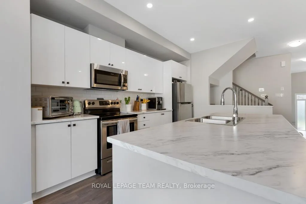 Photo 12 of 2030 Caltra Crescent, Ottawa, Barrhaven - Half Moon Bay — HOMEH