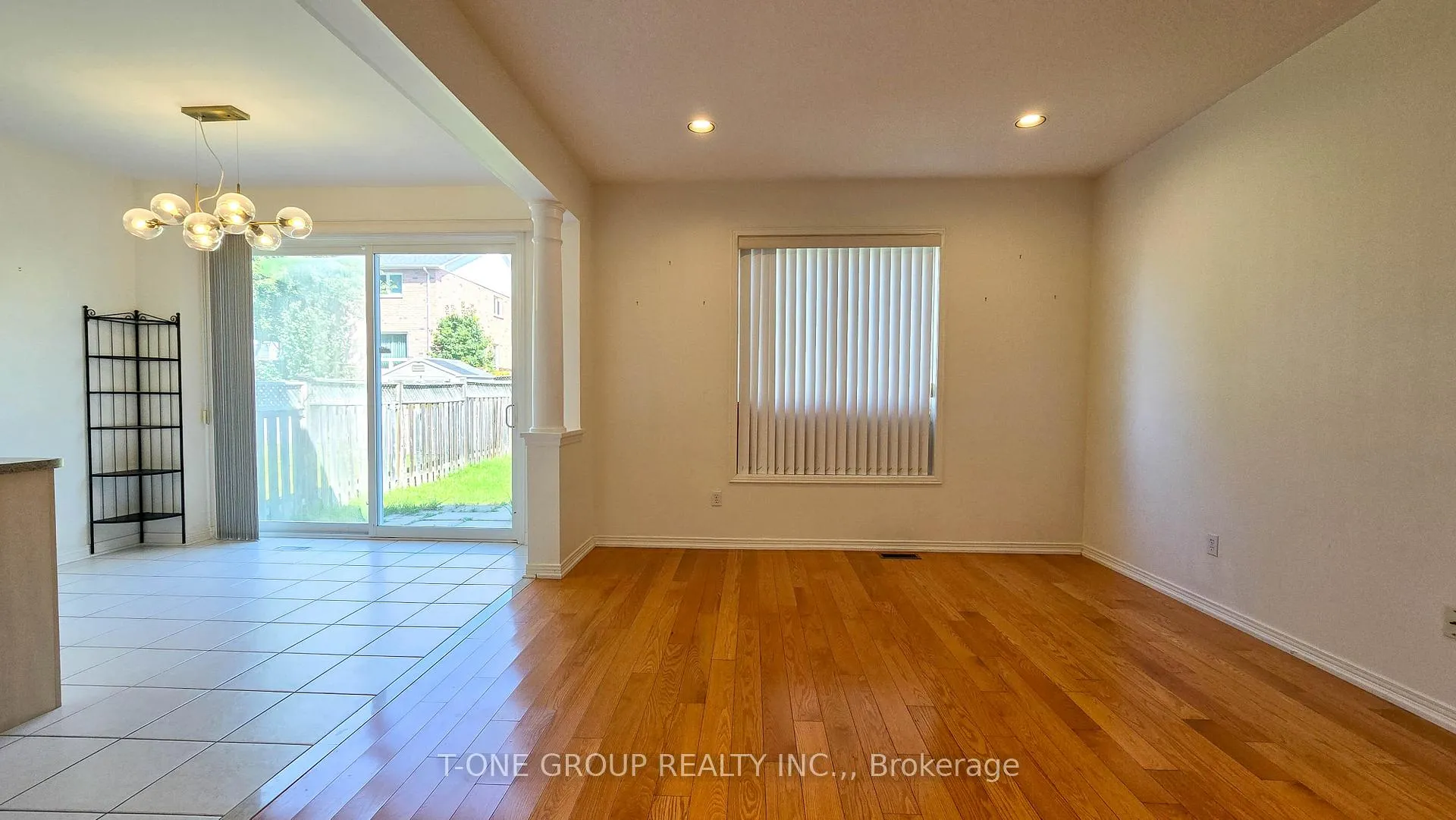 Photo 3 of 17 Kentley Street, Markham, Berczy — HOMEH