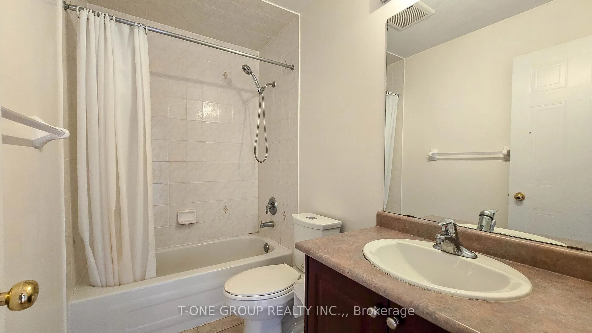 Photo 8 of 17 Kentley Street, Markham, Berczy — HOMEH