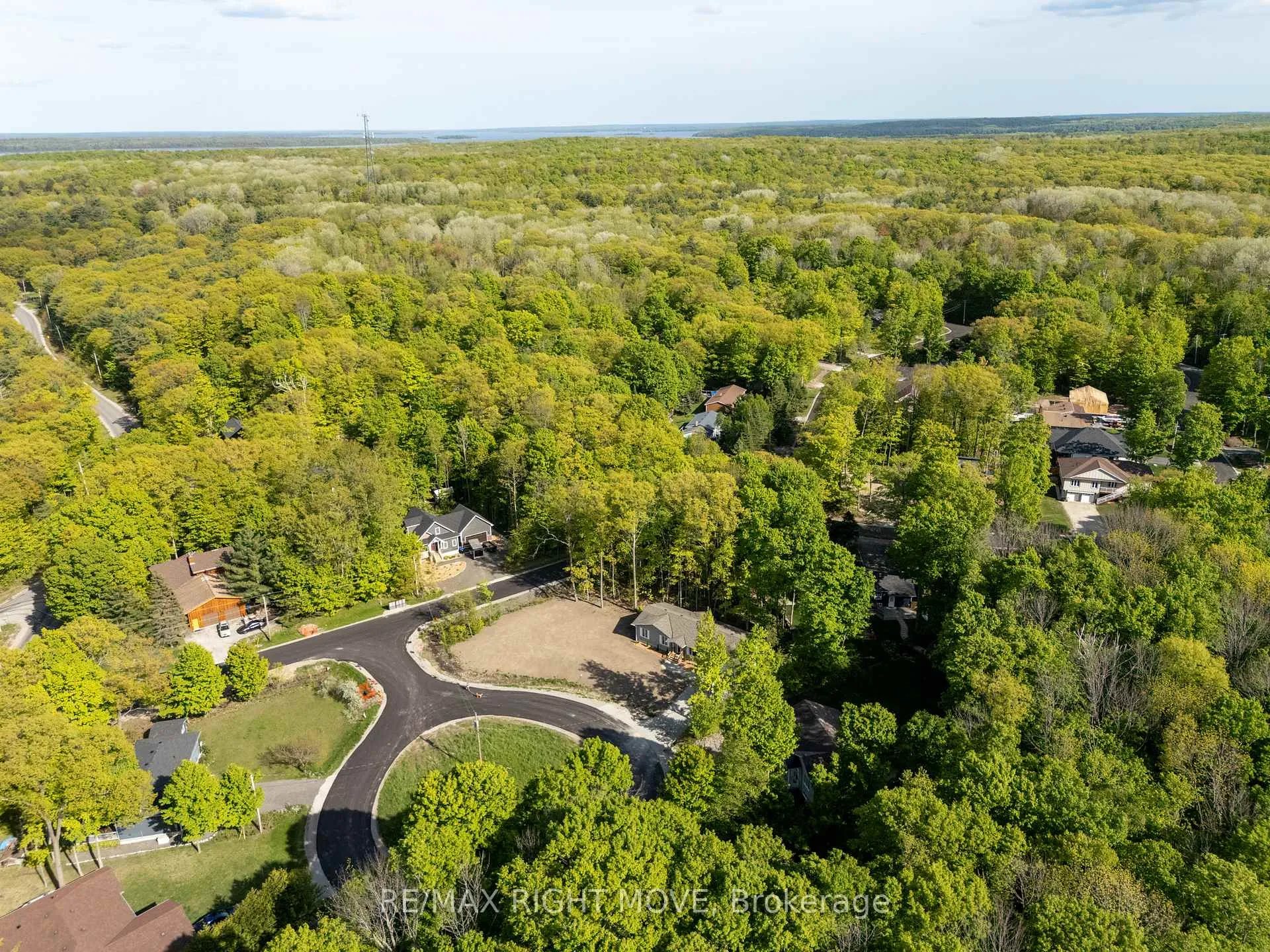 Photo 37 of 1 ojibway Court, Tiny, Rural Tiny — HOMEH