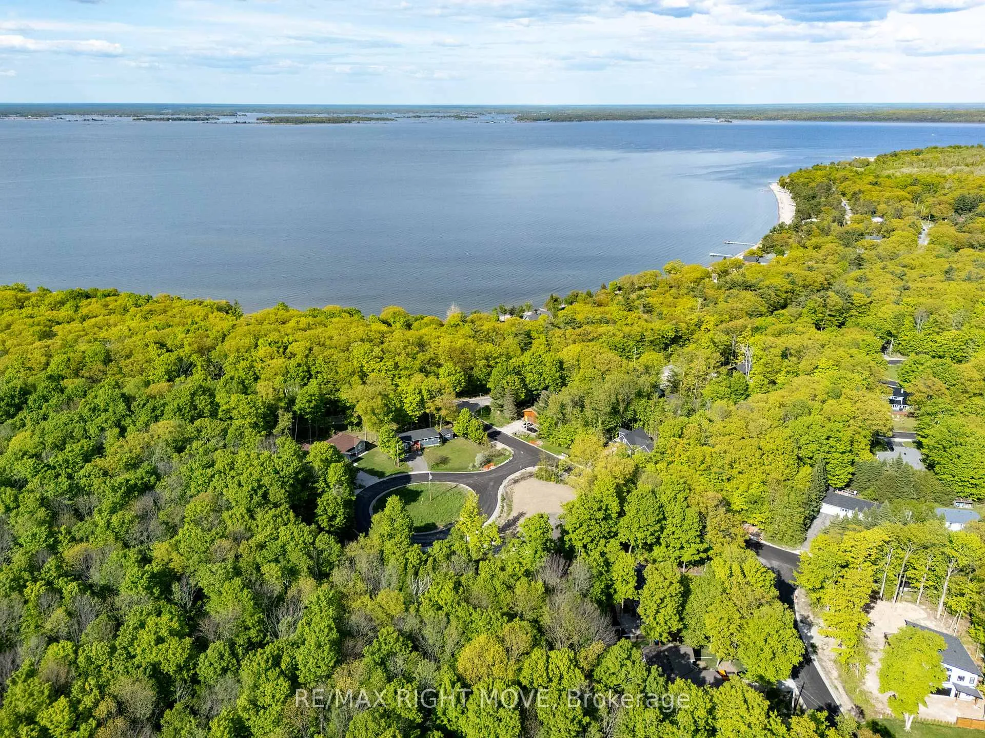 Photo 40 of 1 ojibway Court, Tiny, Rural Tiny — HOMEH