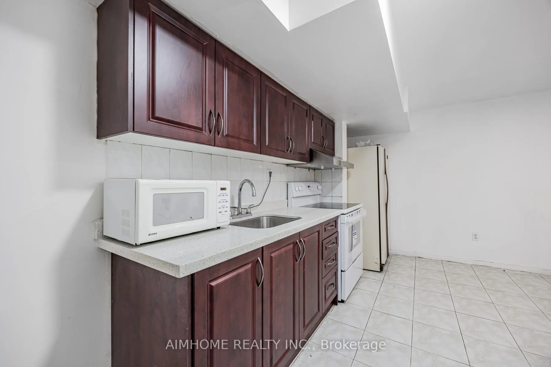 Front of Unit B3, 144 Wolseley Street