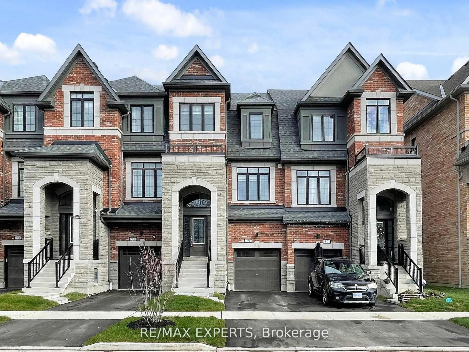 Photo 1 of 19 Frank Lloyd Wright Street, Whitby, Downtown Whitby — HOMEH
