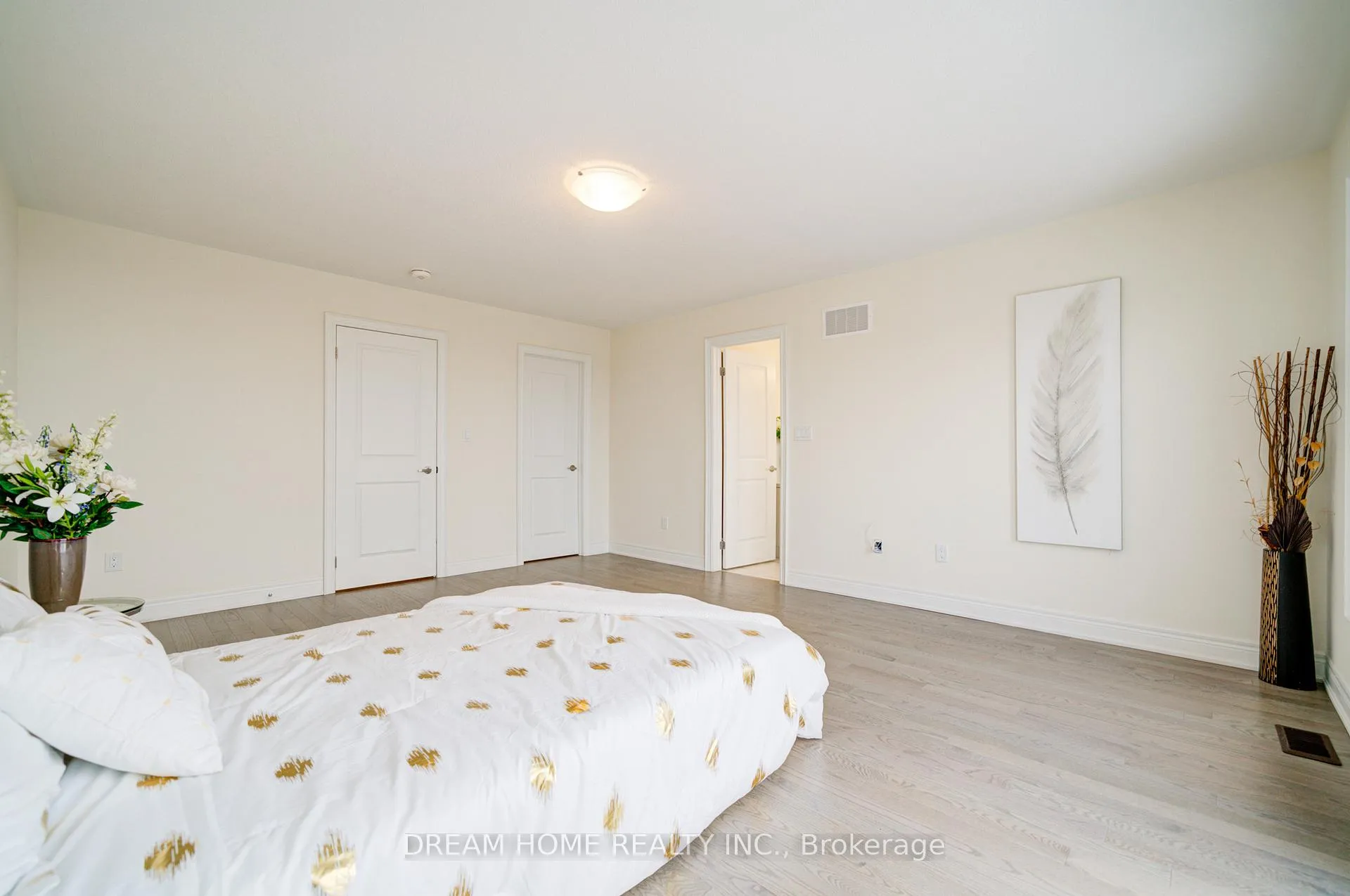 Photo 8 of 22 Thomas Hope Lane, Markham, Cedarwood — HOMEH