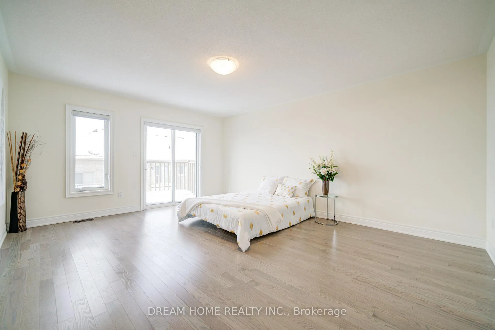 Photo 10 of 22 Thomas Hope Lane, Markham, Cedarwood — HOMEH
