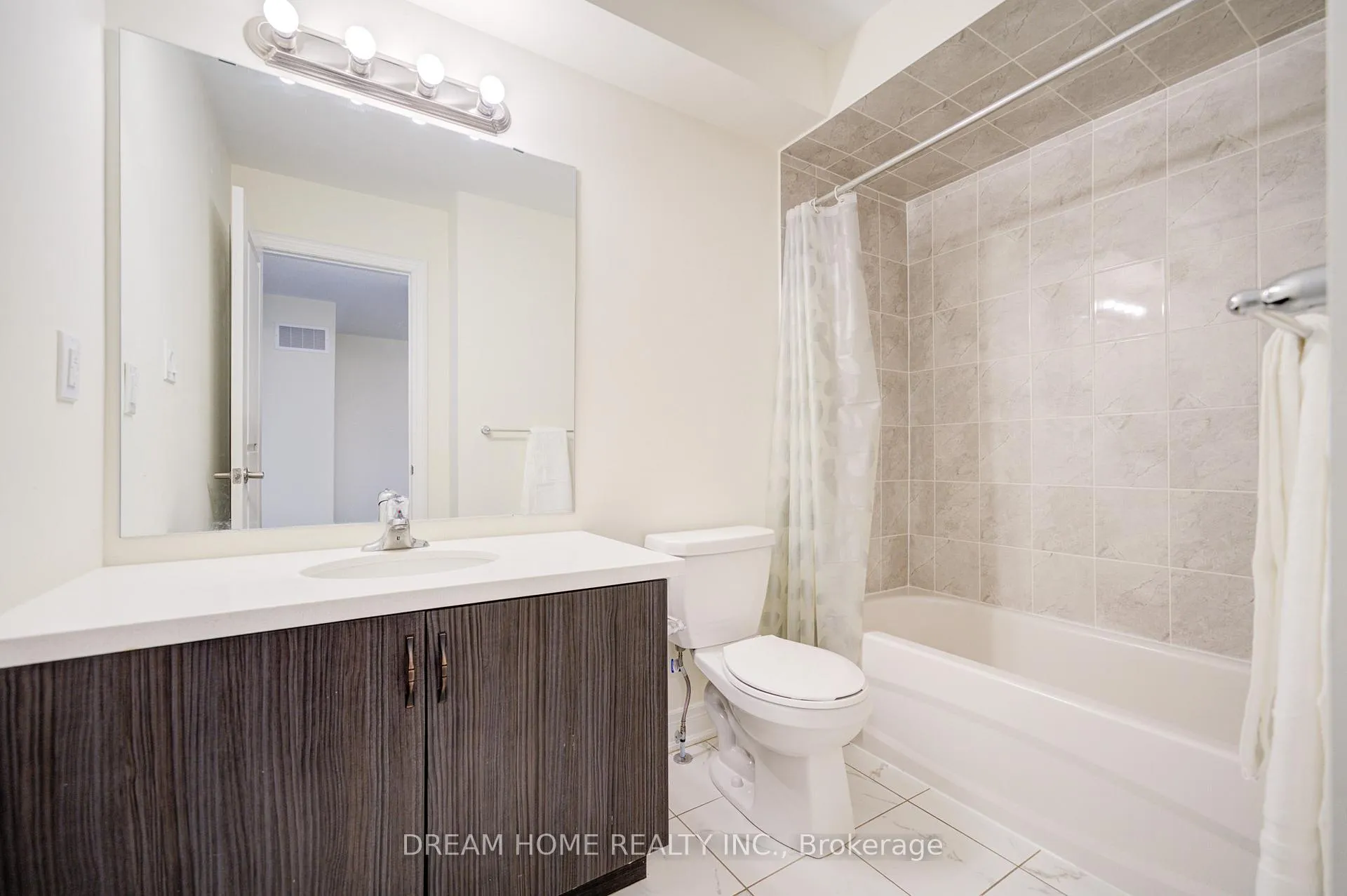 Photo 12 of 22 Thomas Hope Lane, Markham, Cedarwood — HOMEH