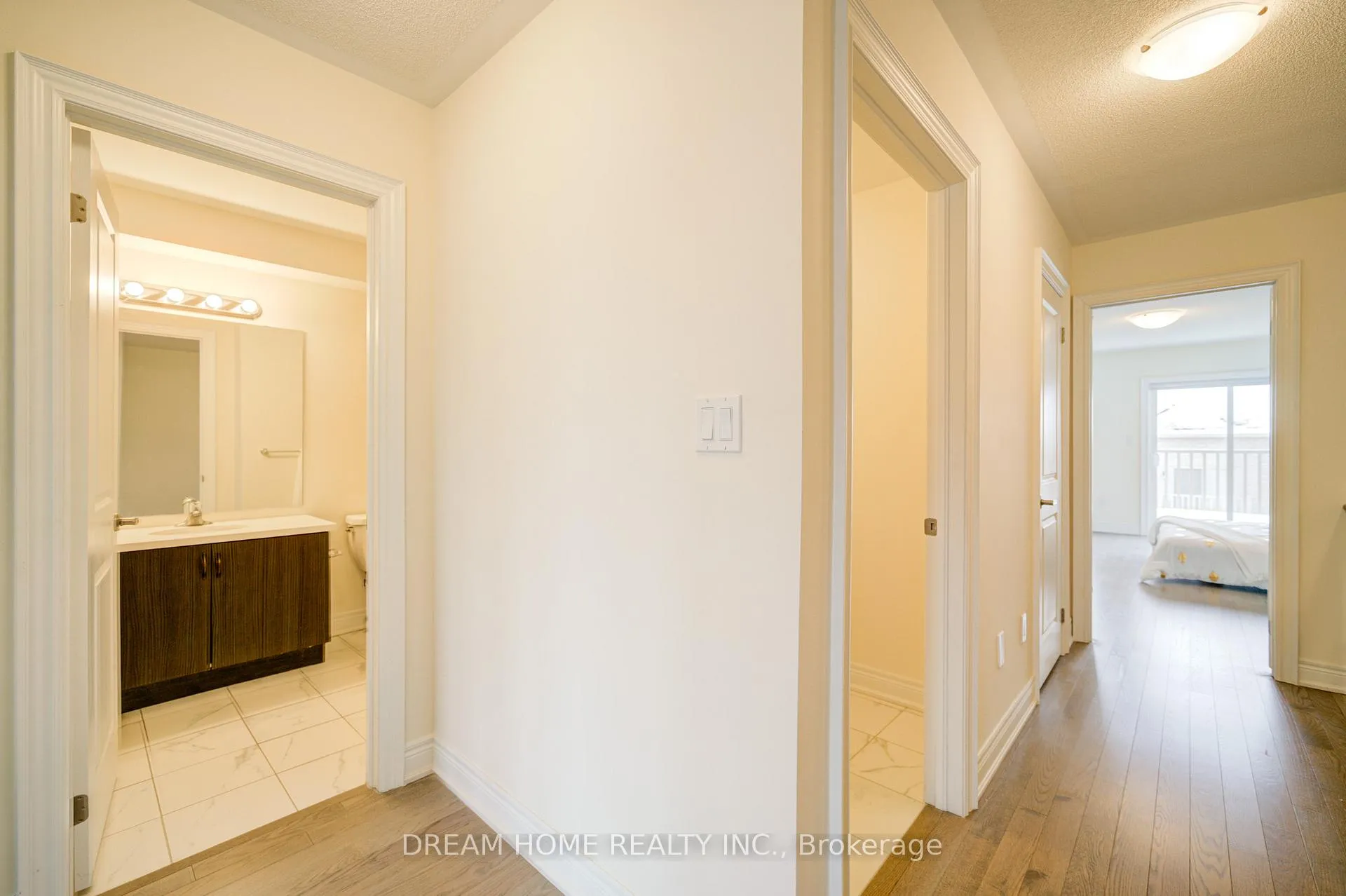 Photo 16 of 22 Thomas Hope Lane, Markham, Cedarwood — HOMEH