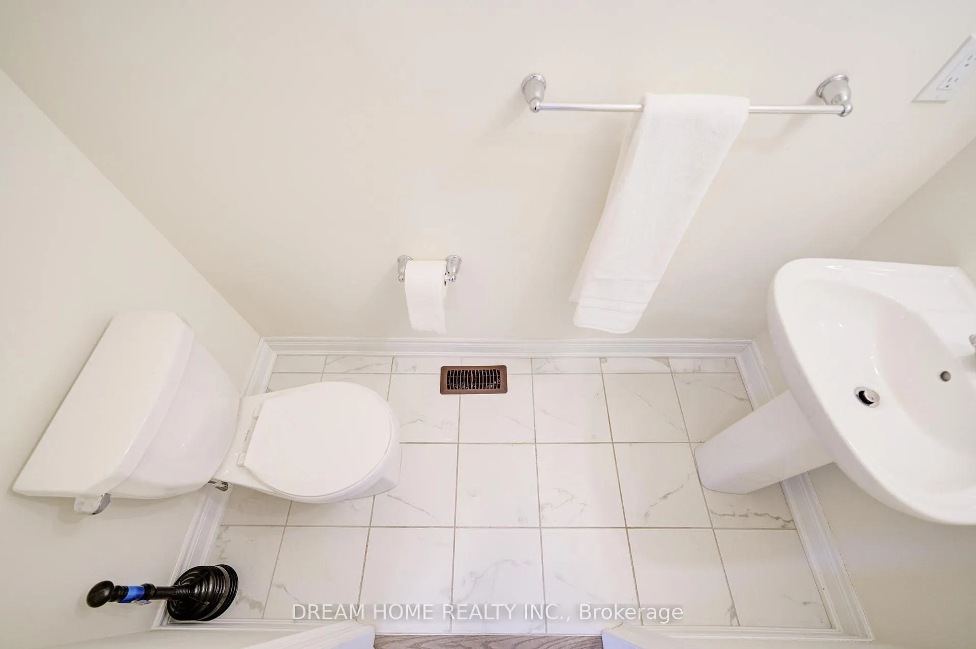 Photo 25 of 22 Thomas Hope Lane, Markham, Cedarwood — HOMEH