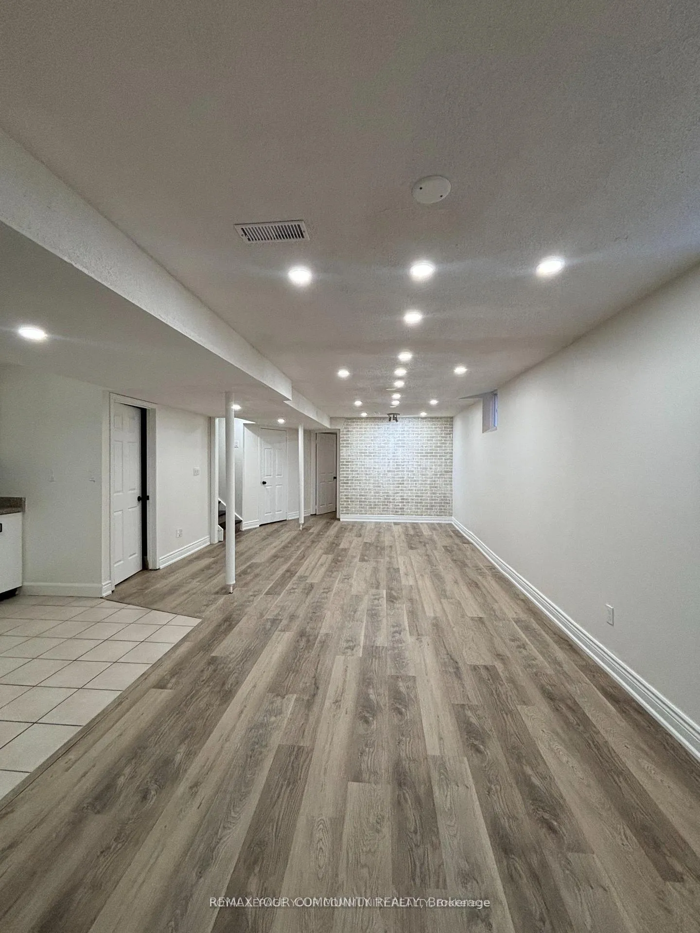 Photo 6 of Unit Bsmt, 36 Umbria Crescent, Vaughan, West Woodbridge — HOMEH