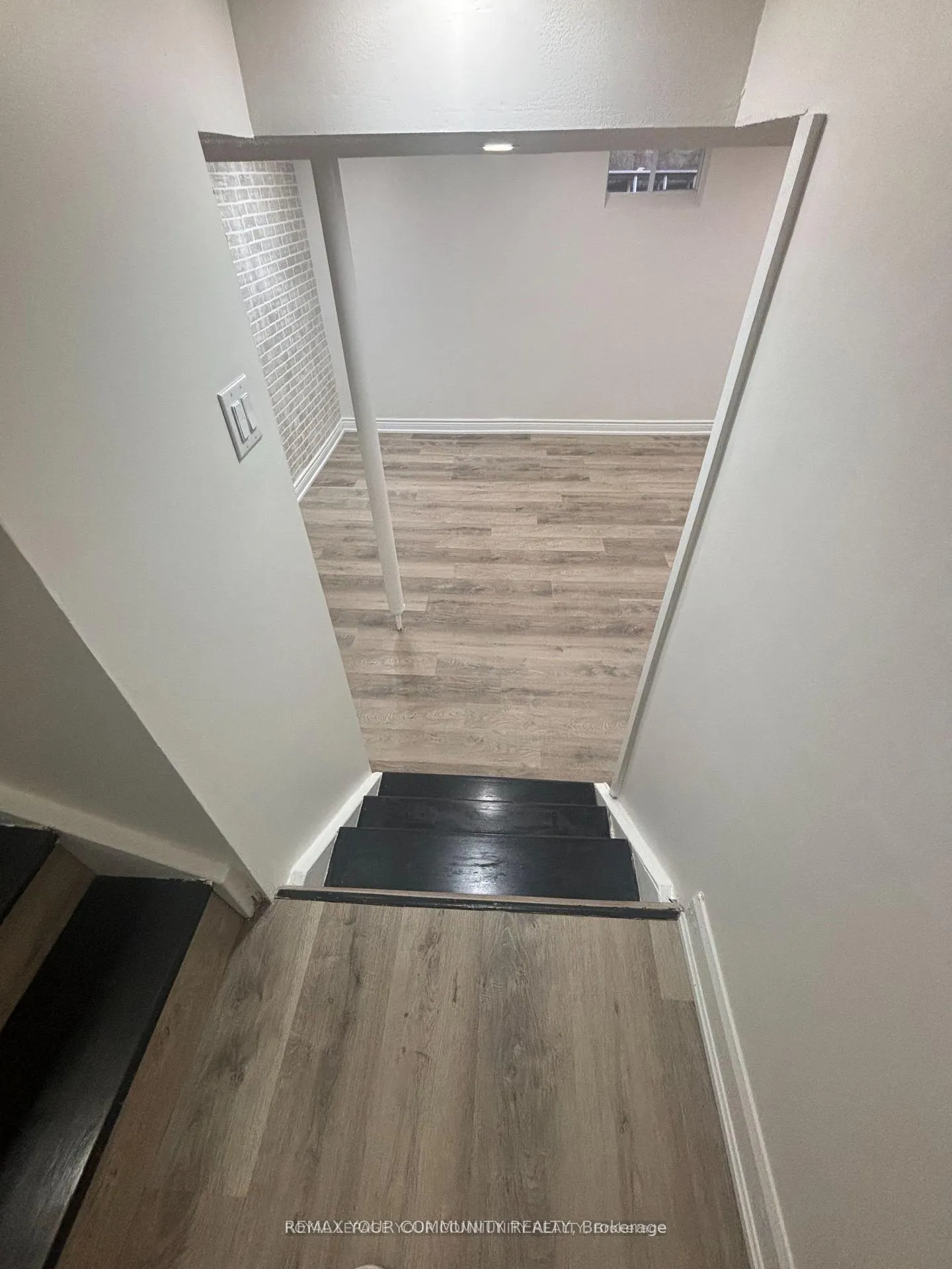 Photo 10 of Unit Bsmt, 36 Umbria Crescent, Vaughan, West Woodbridge — HOMEH