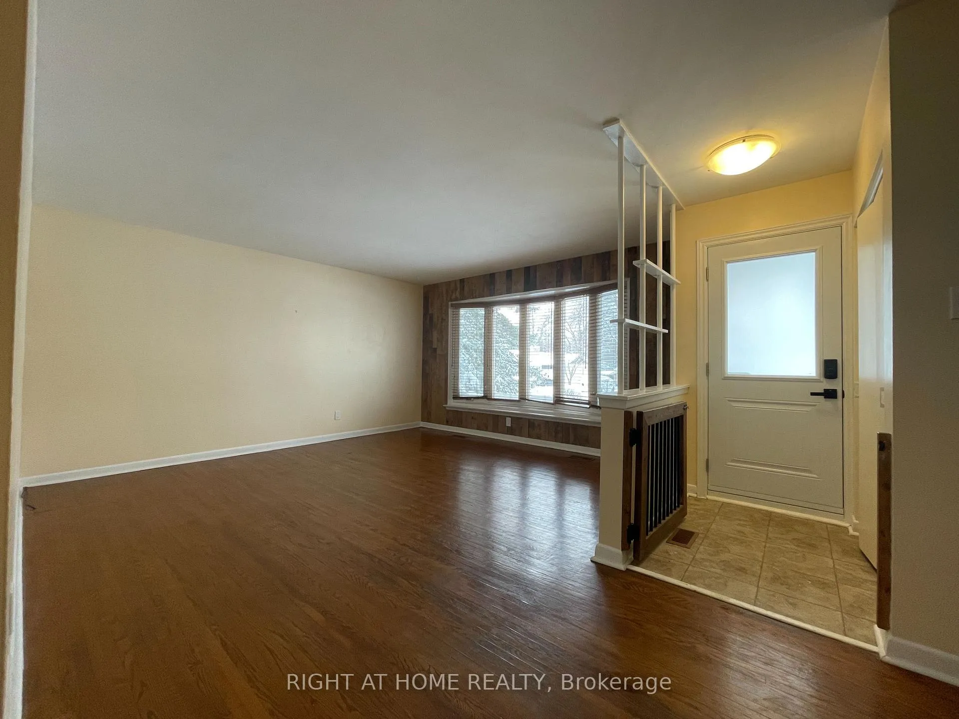 Photo 3 of 345 Maplewood Crescent, Milton, Old Milton — HOMEH