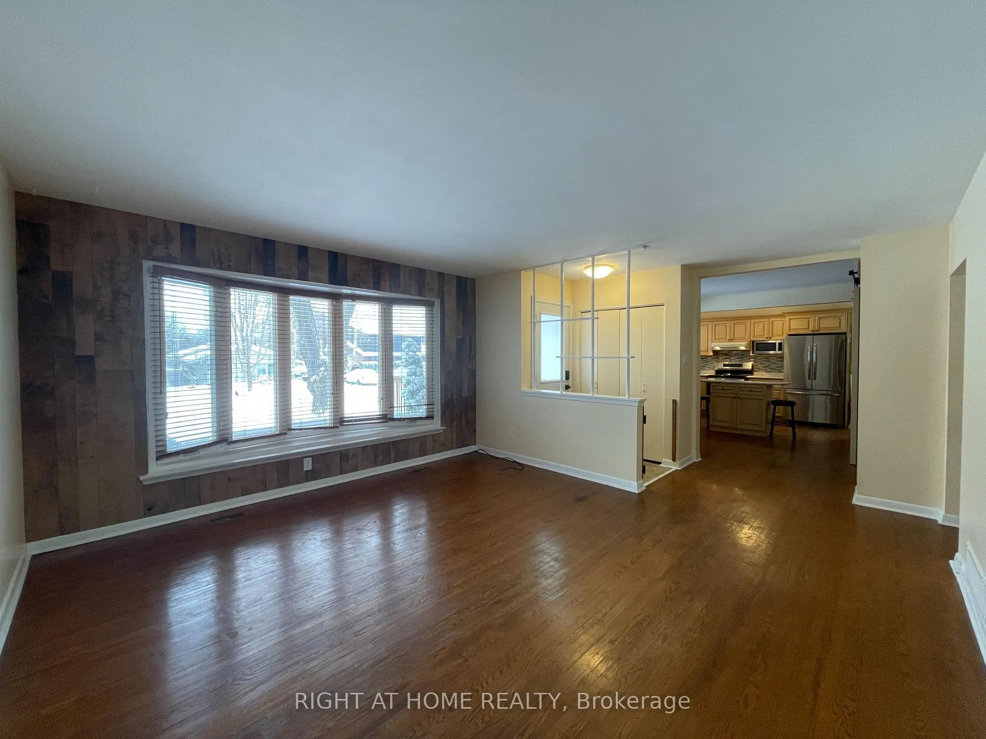 Photo 4 of 345 Maplewood Crescent, Milton, Old Milton — HOMEH