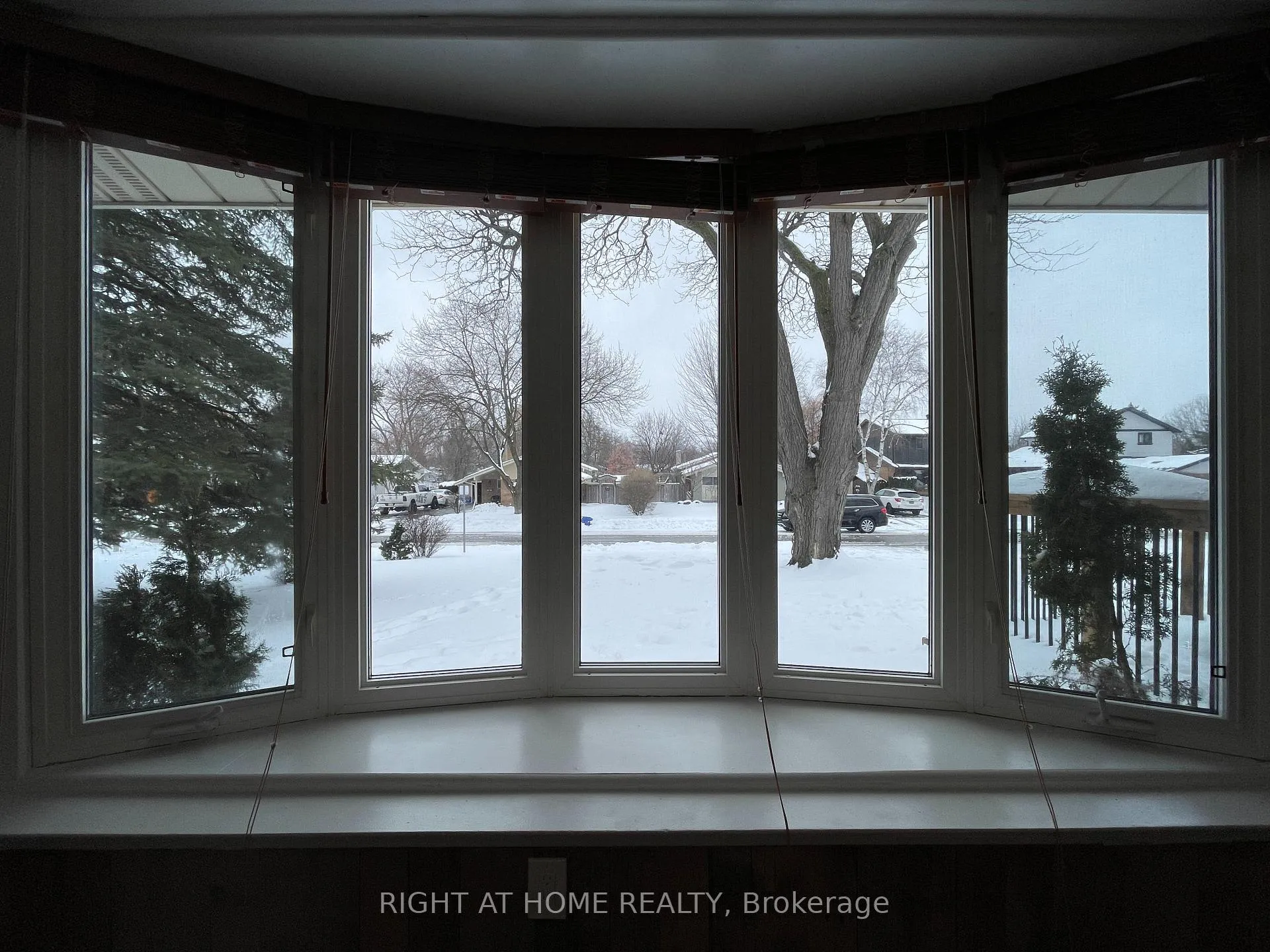 Photo 5 of 345 Maplewood Crescent, Milton, Old Milton — HOMEH
