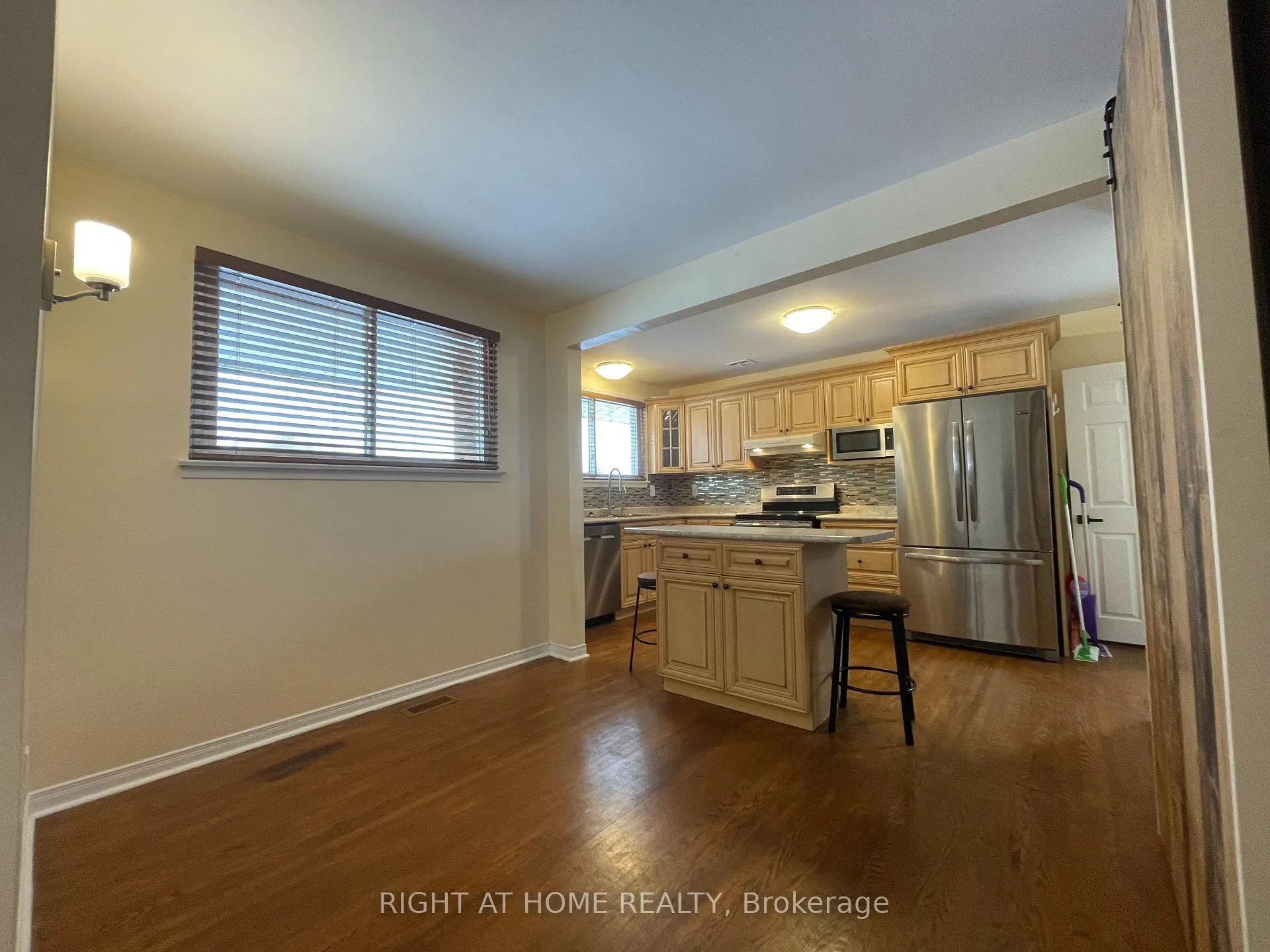 Photo 7 of 345 Maplewood Crescent, Milton, Old Milton — HOMEH