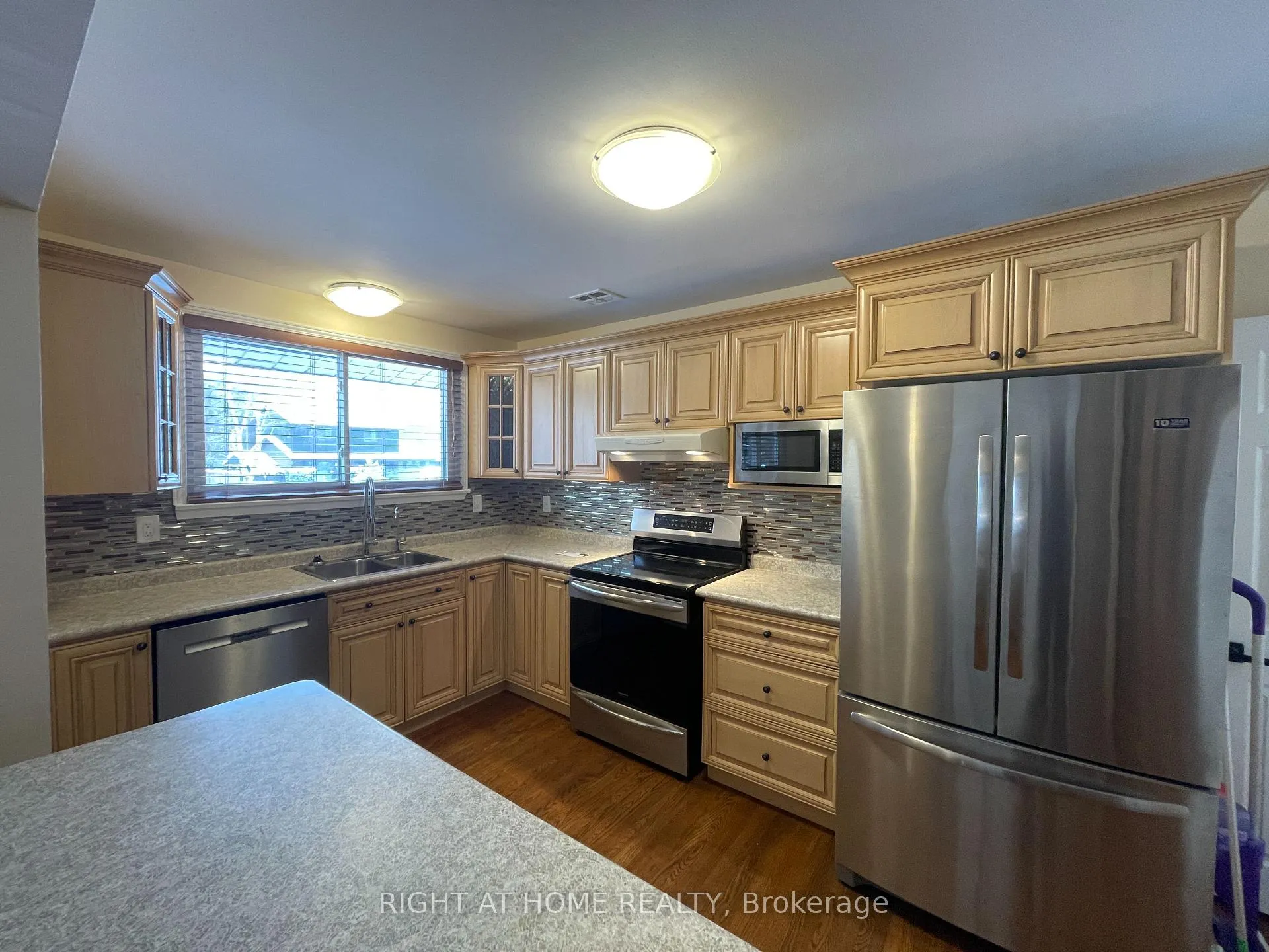 Photo 8 of 345 Maplewood Crescent, Milton, Old Milton — HOMEH