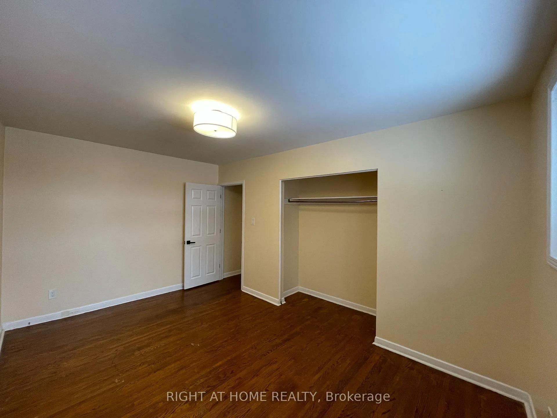 Photo 16 of 345 Maplewood Crescent, Milton, Old Milton — HOMEH