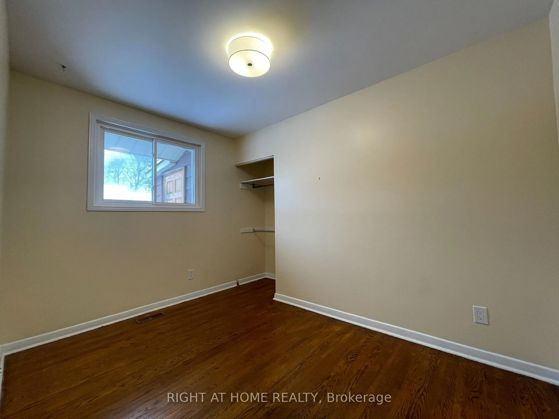 Photo 17 of 345 Maplewood Crescent, Milton, Old Milton — HOMEH