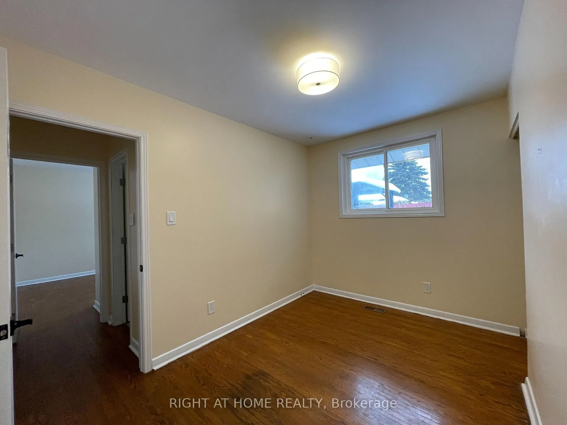 Photo 18 of 345 Maplewood Crescent, Milton, Old Milton — HOMEH