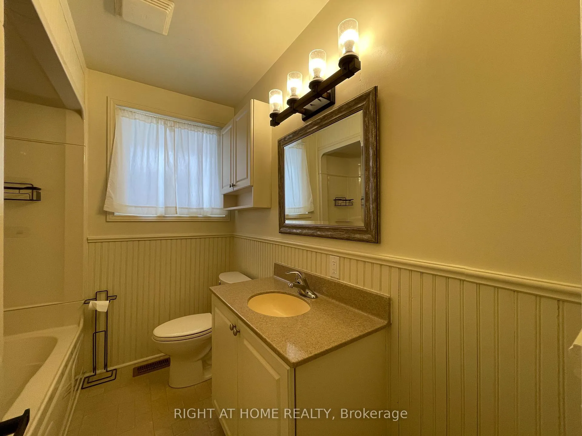 Photo 21 of 345 Maplewood Crescent, Milton, Old Milton — HOMEH