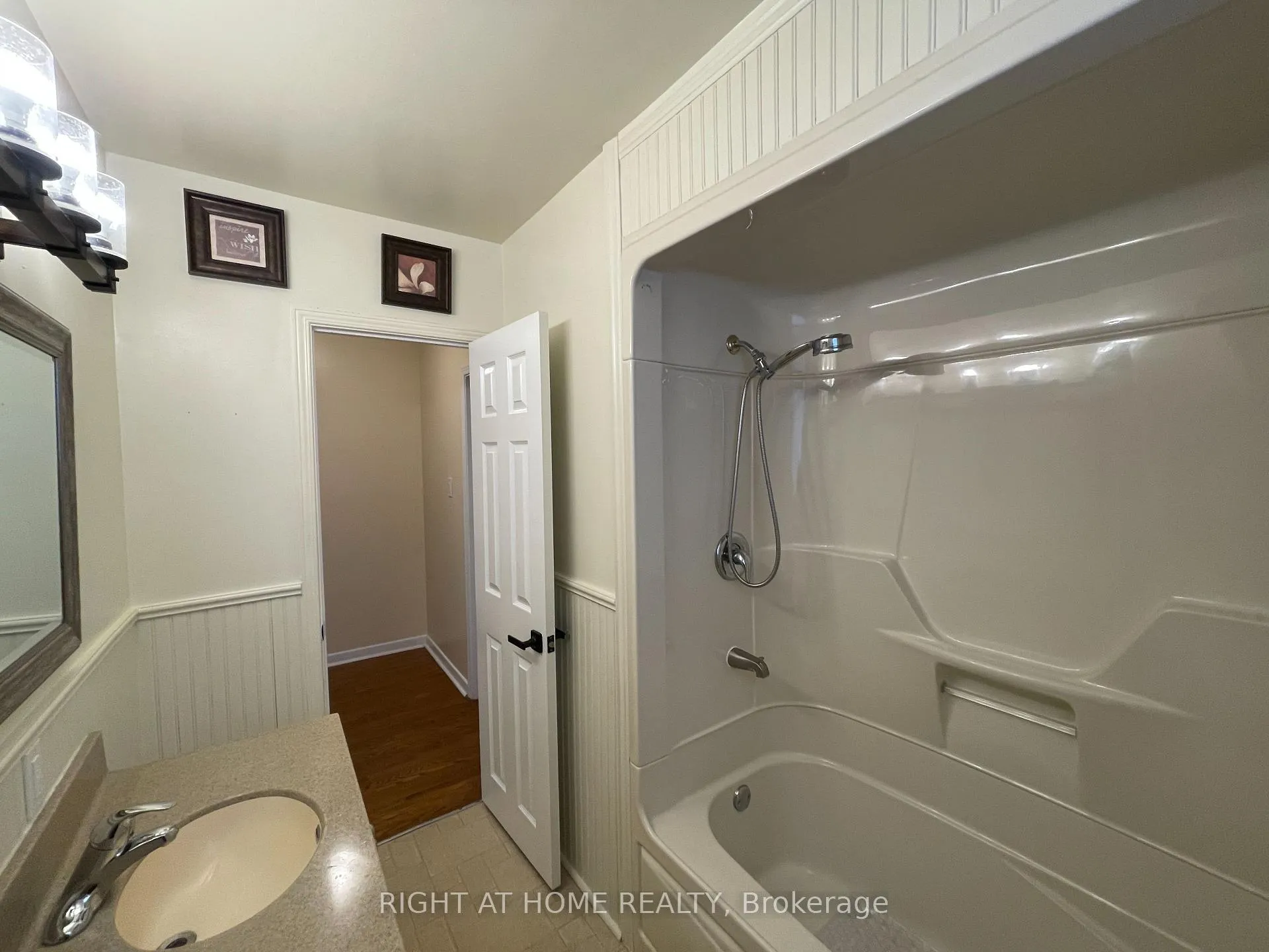 Photo 22 of 345 Maplewood Crescent, Milton, Old Milton — HOMEH
