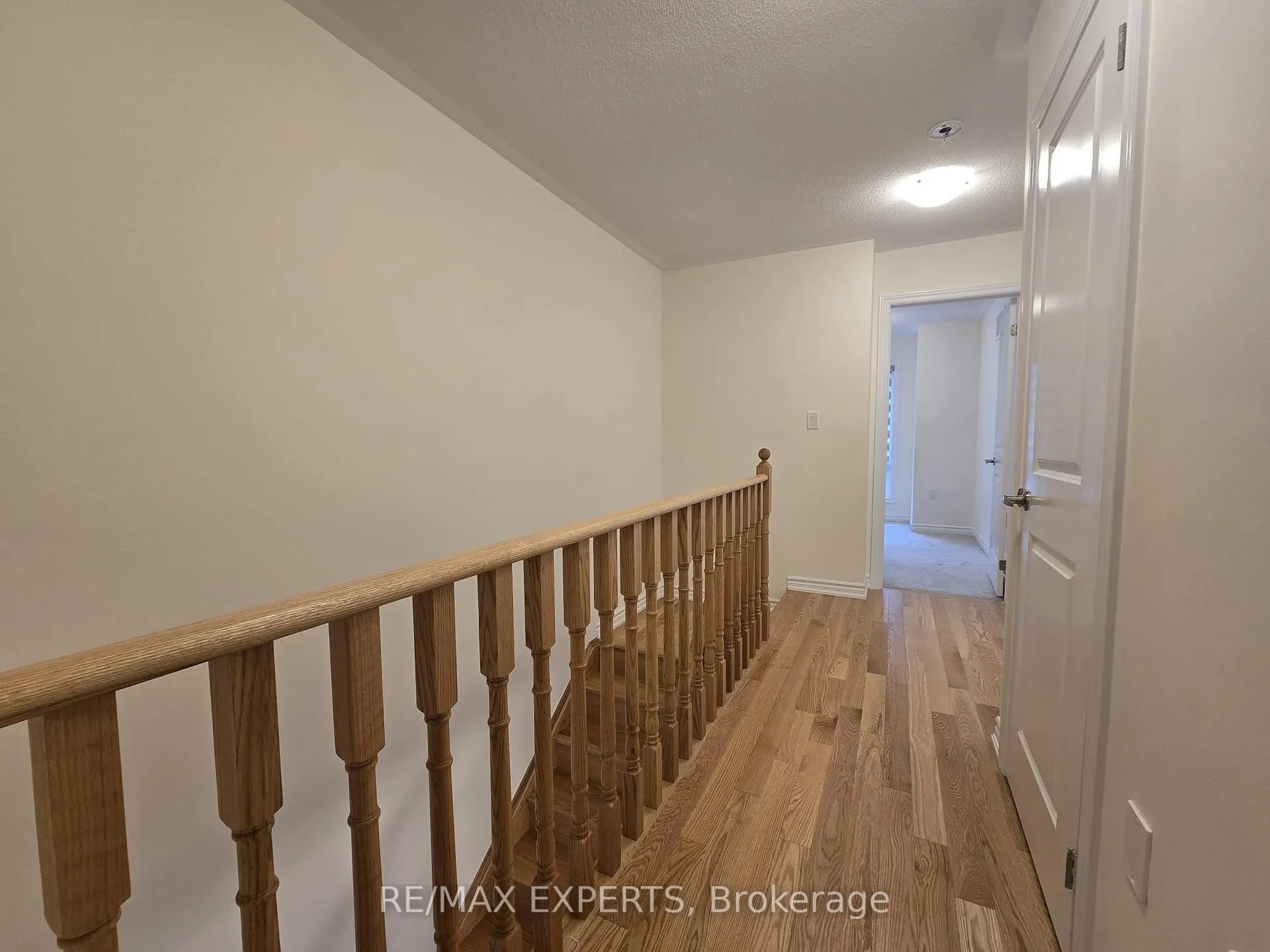 Photo 21 of 36 Lake Trail Way, Whitby, Brooklin — HOMEH