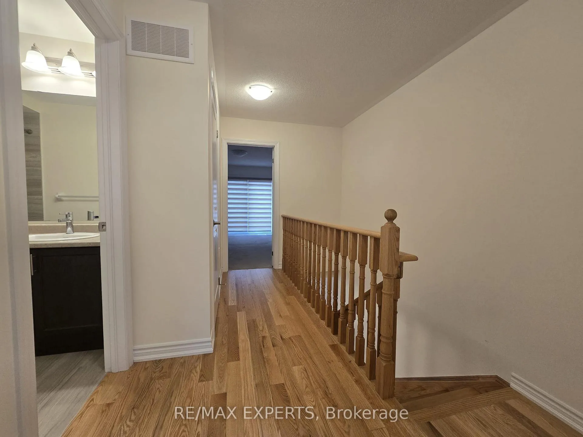 Photo 23 of 36 Lake Trail Way, Whitby, Brooklin — HOMEH