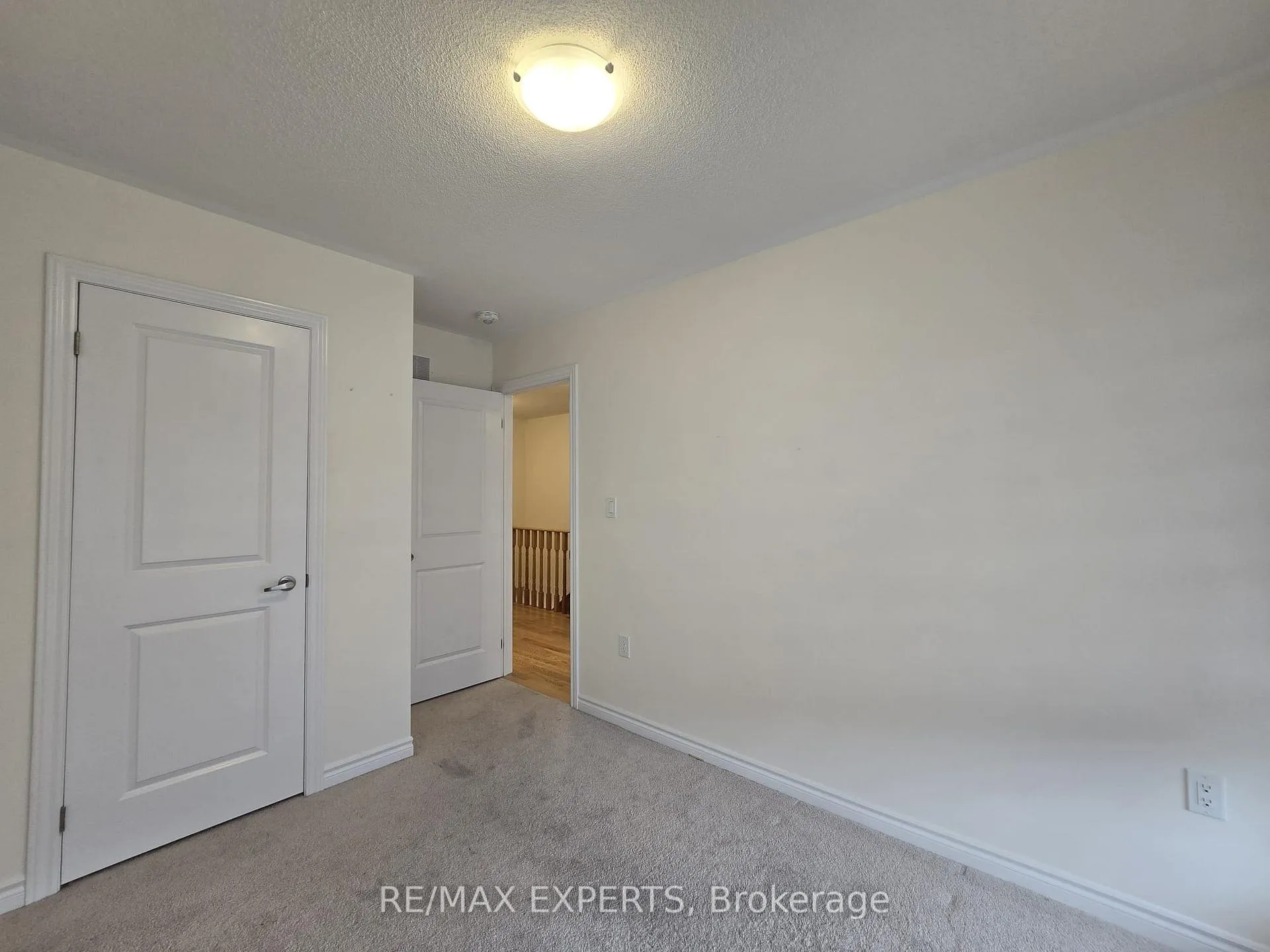 Photo 24 of 36 Lake Trail Way, Whitby, Brooklin — HOMEH