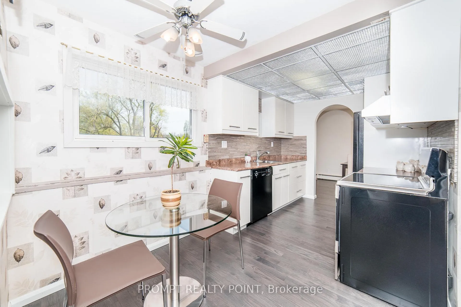 Photo 10 of 637 Breezy Drive, Pickering, West Shore — HOMEH