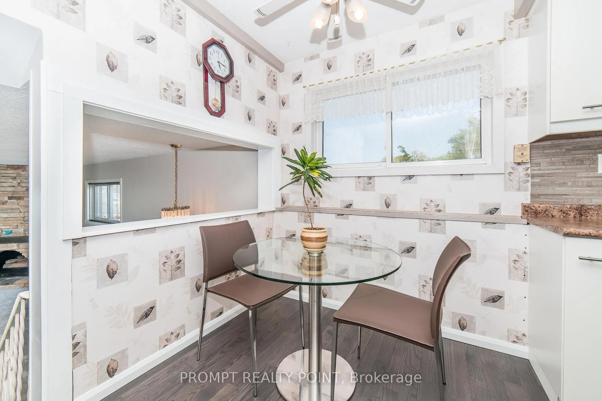 Photo 11 of 637 Breezy Drive, Pickering, West Shore — HOMEH