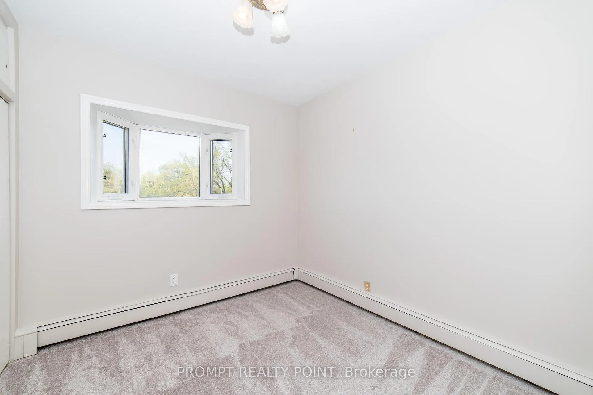 Photo 13 of 637 Breezy Drive, Pickering, West Shore — HOMEH