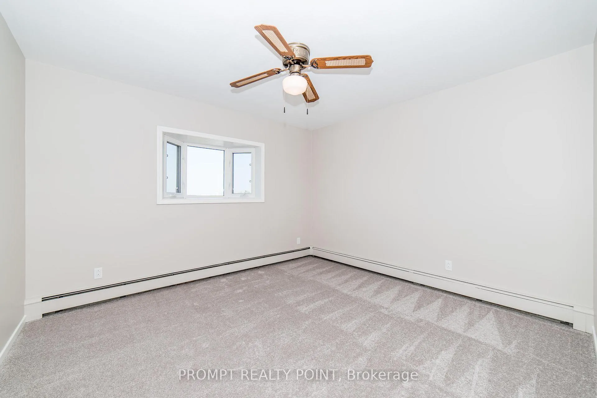 Photo 15 of 637 Breezy Drive, Pickering, West Shore — HOMEH