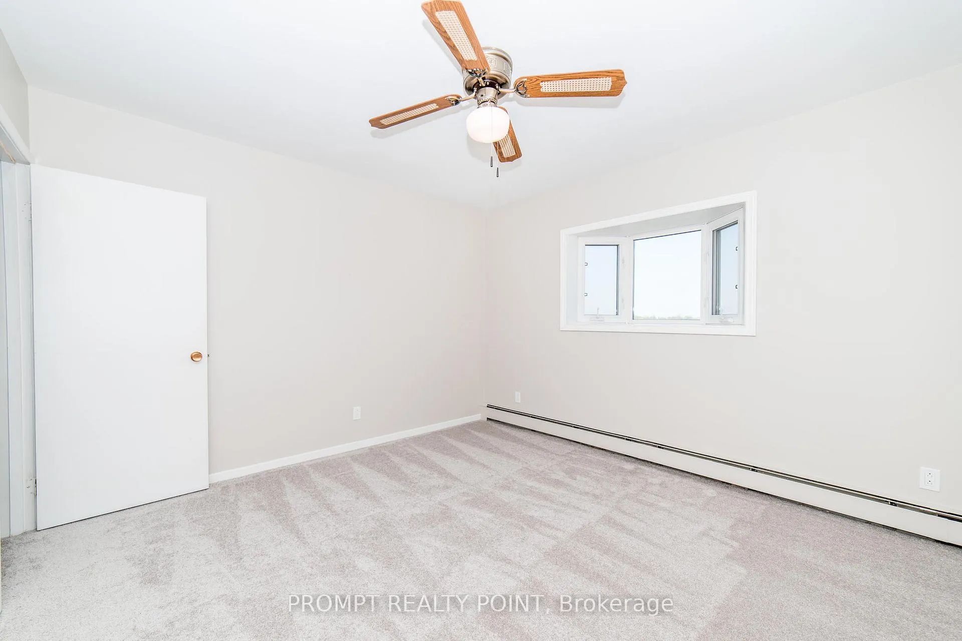 Photo 16 of 637 Breezy Drive, Pickering, West Shore — HOMEH