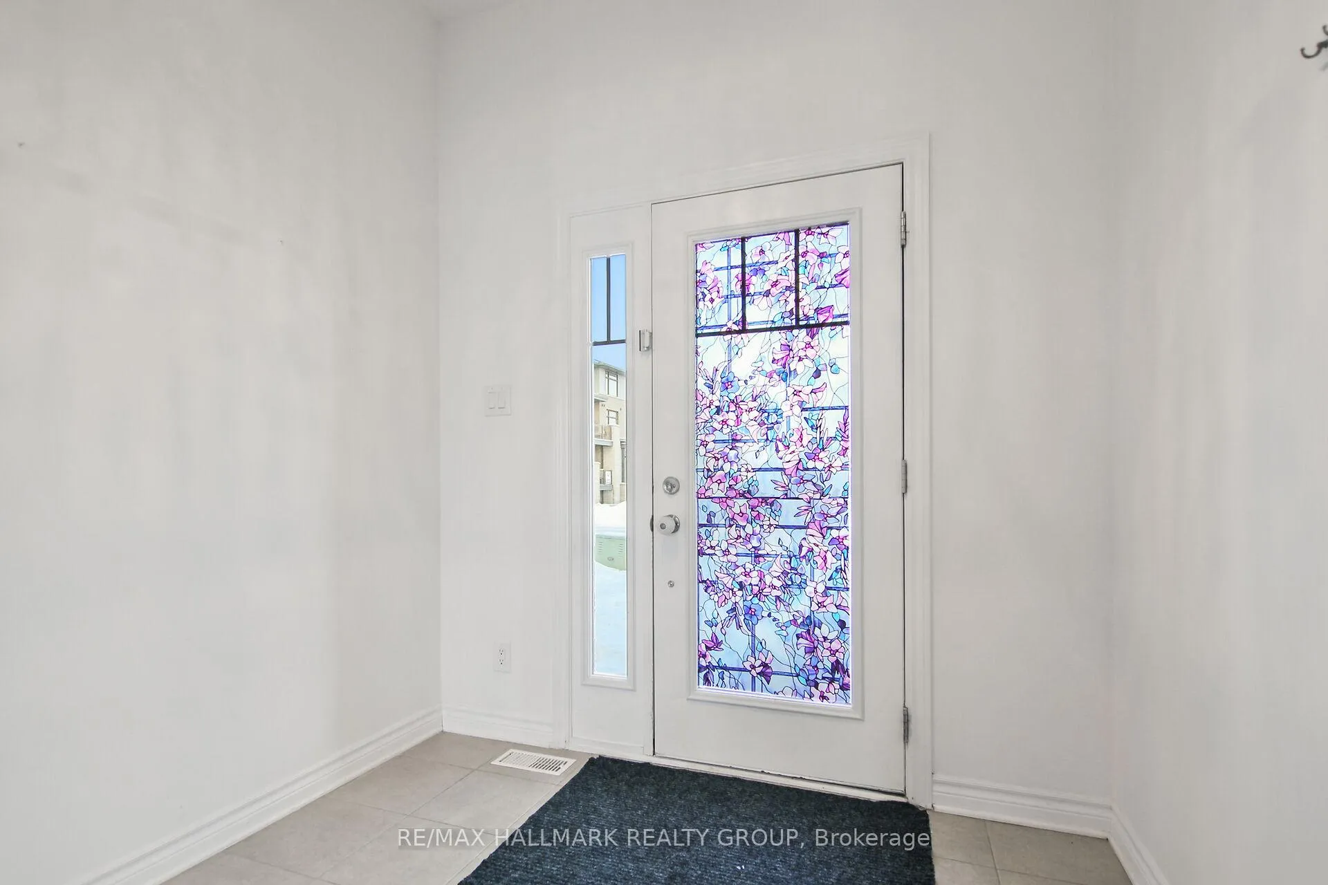 Photo 4 of 233 Pingwi Place, Ottawa, Blossom Park/Kemp Park/Findlay Creek — HOMEH
