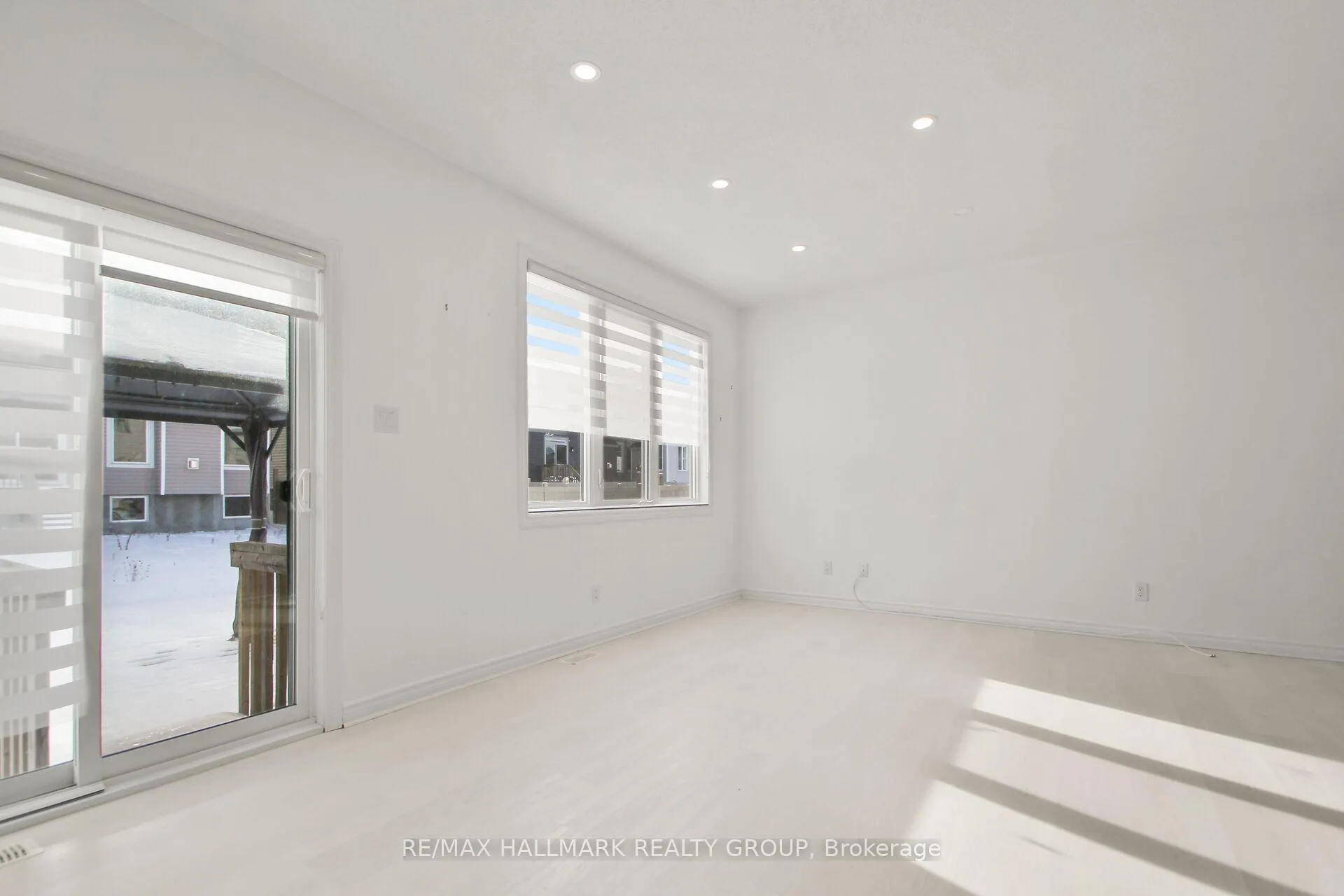 Photo 11 of 233 Pingwi Place, Ottawa, Blossom Park/Kemp Park/Findlay Creek — HOMEH