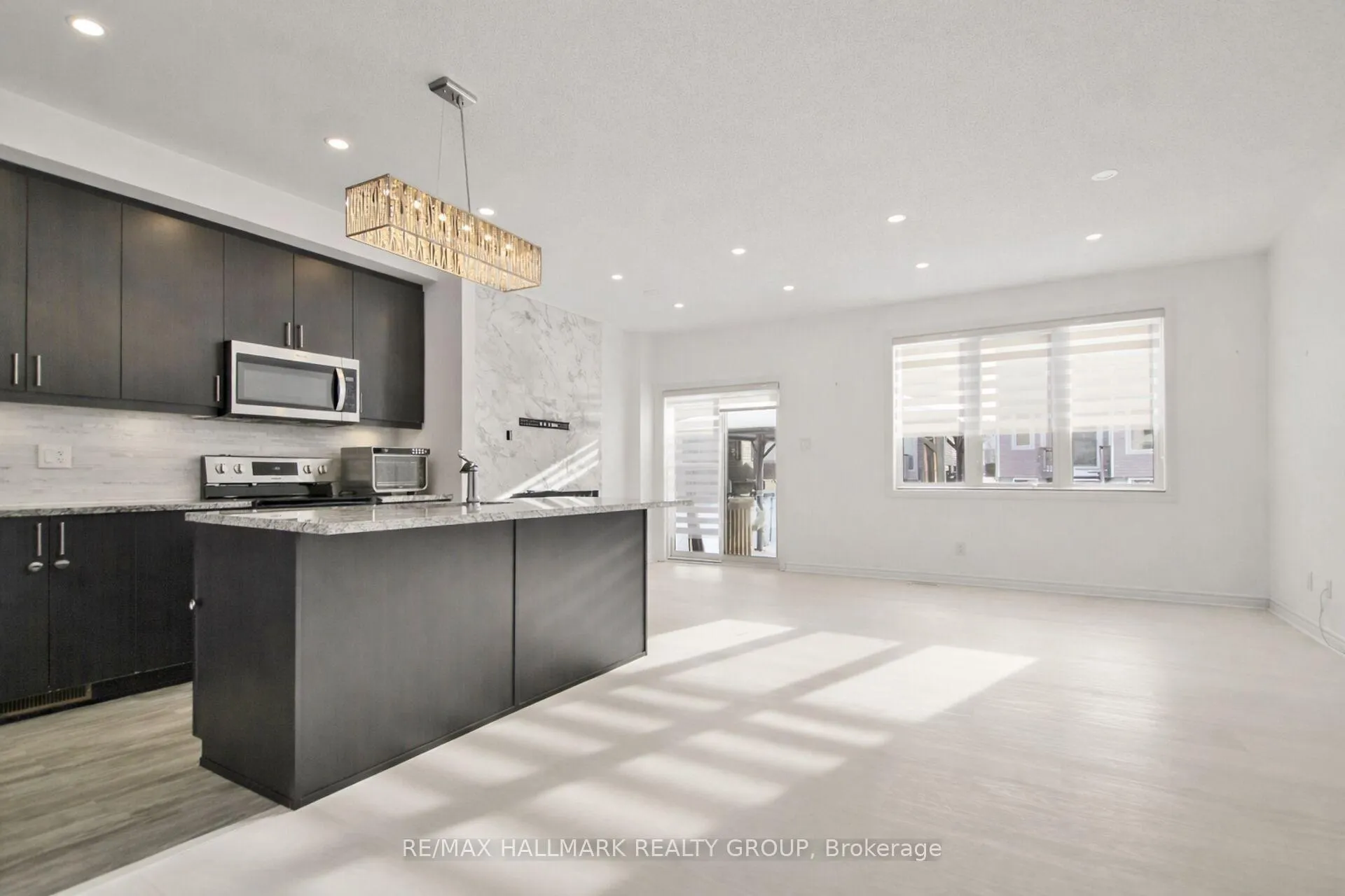 Photo 13 of 233 Pingwi Place, Ottawa, Blossom Park/Kemp Park/Findlay Creek — HOMEH