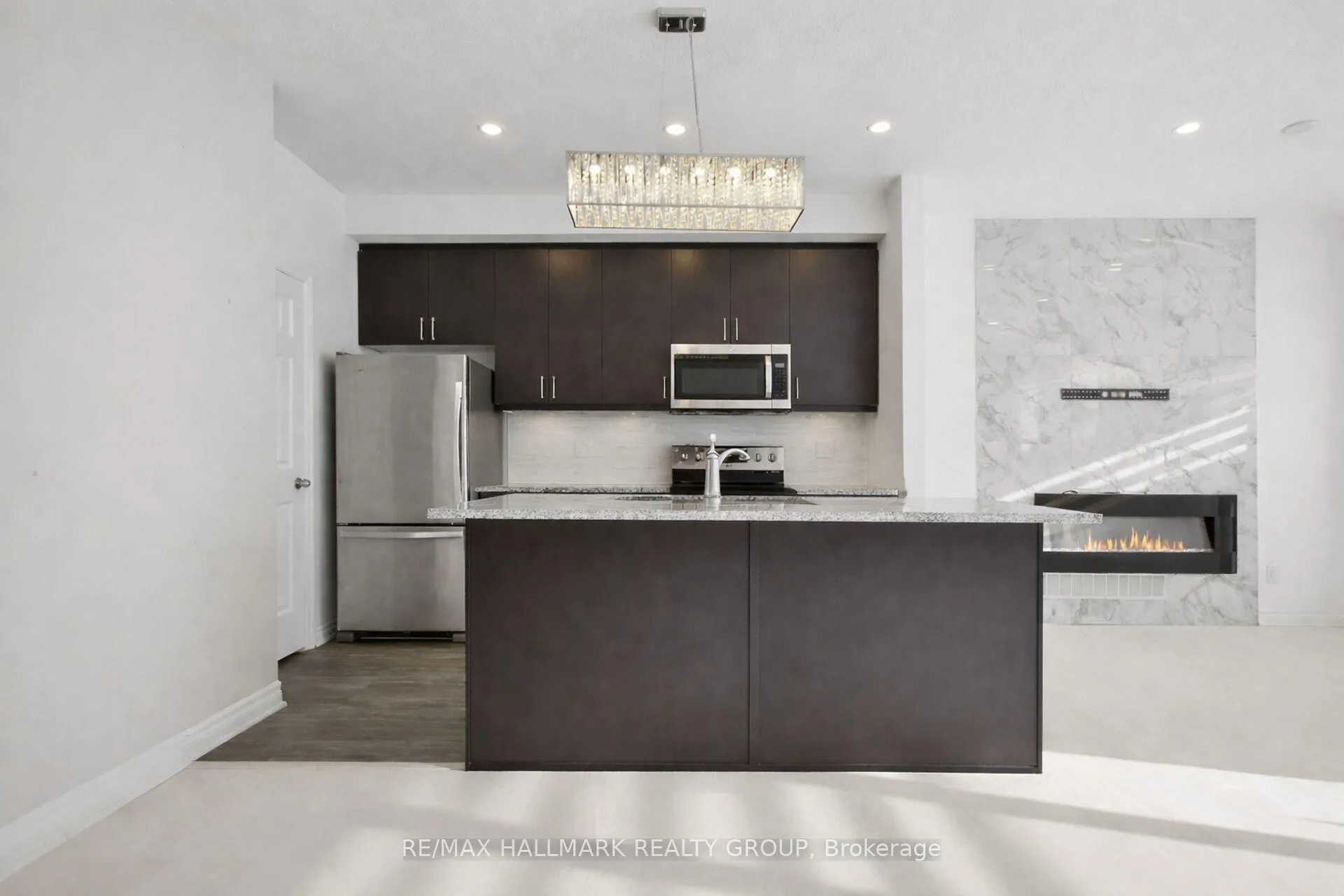 Photo 14 of 233 Pingwi Place, Ottawa, Blossom Park/Kemp Park/Findlay Creek — HOMEH