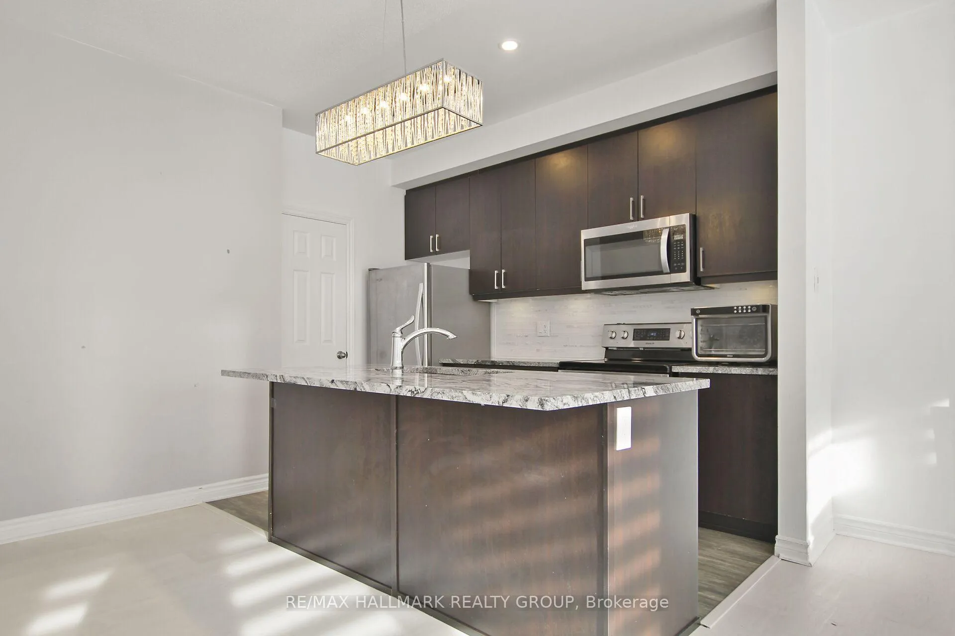 Photo 15 of 233 Pingwi Place, Ottawa, Blossom Park/Kemp Park/Findlay Creek — HOMEH