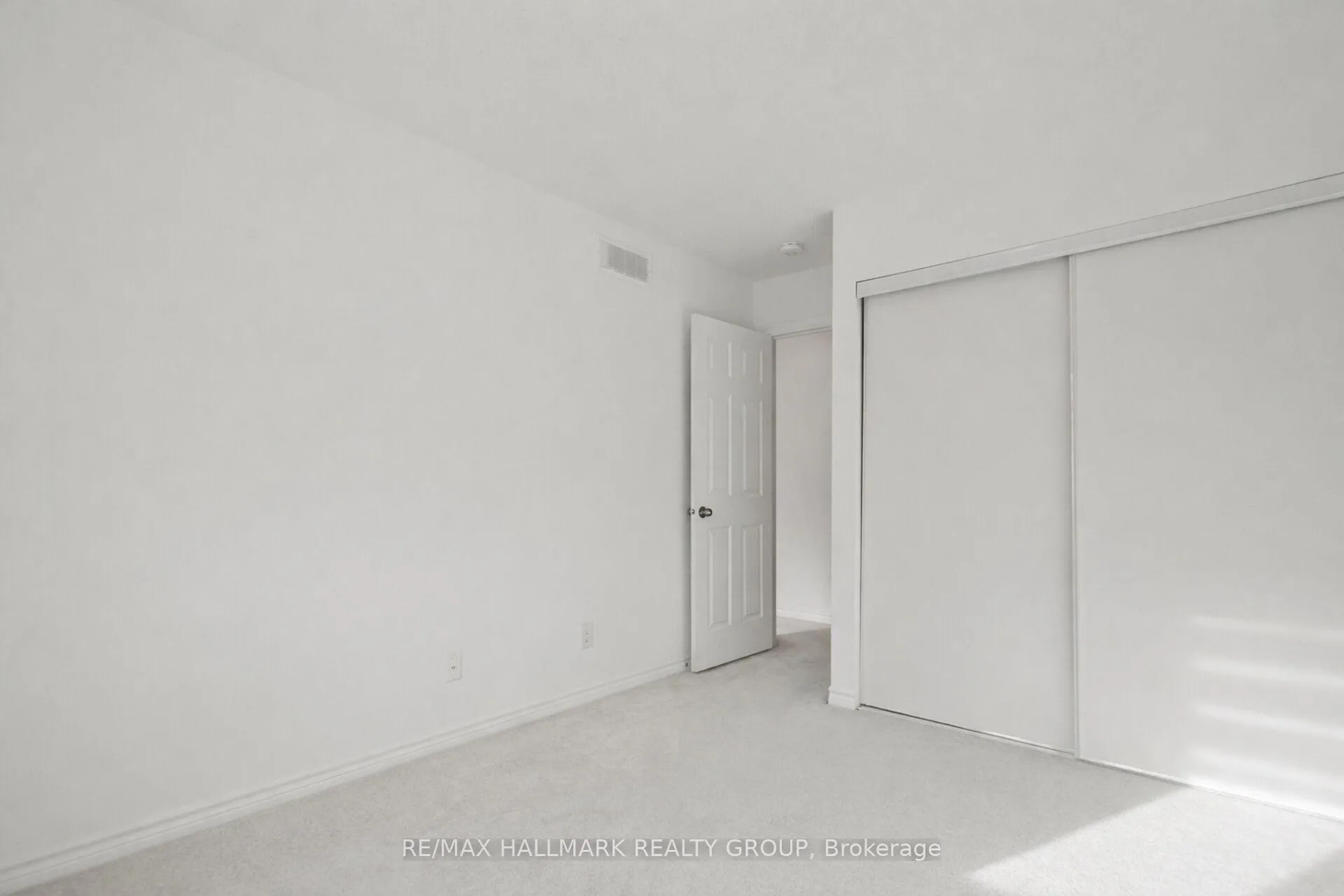 Photo 39 of 233 Pingwi Place, Ottawa, Blossom Park/Kemp Park/Findlay Creek — HOMEH