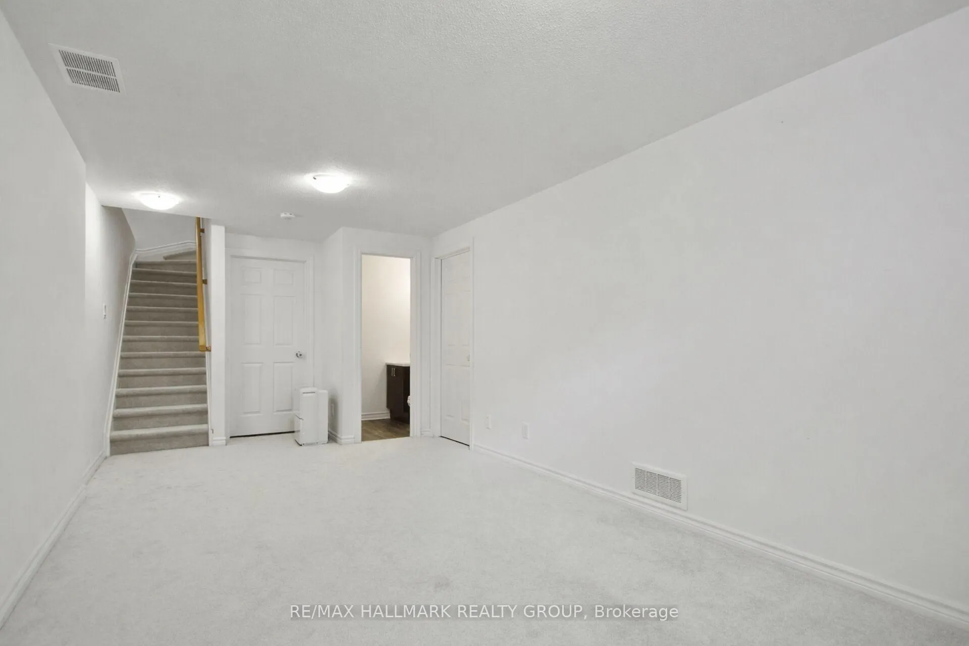 Photo 43 of 233 Pingwi Place, Ottawa, Blossom Park/Kemp Park/Findlay Creek — HOMEH