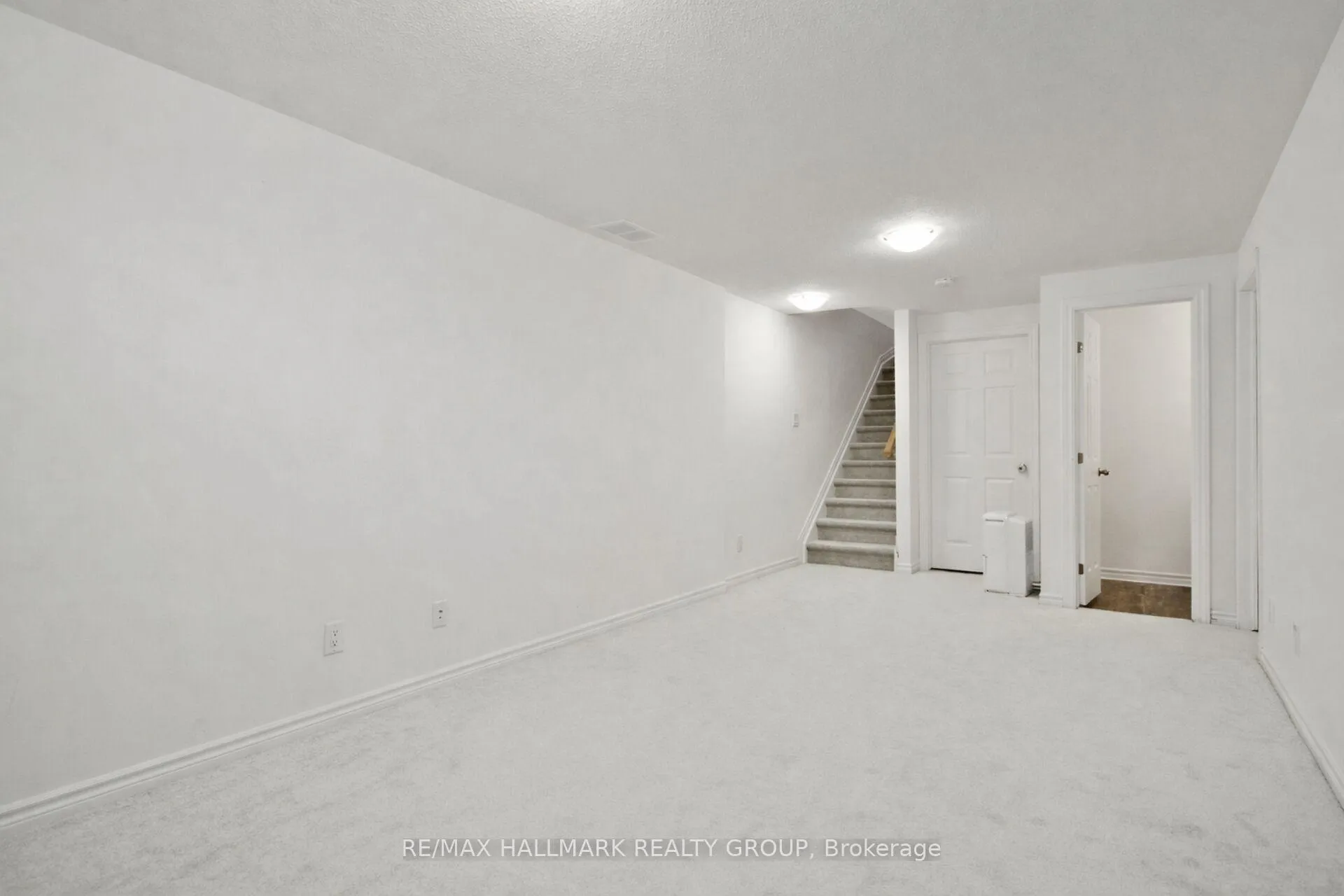 Photo 45 of 233 Pingwi Place, Ottawa, Blossom Park/Kemp Park/Findlay Creek — HOMEH