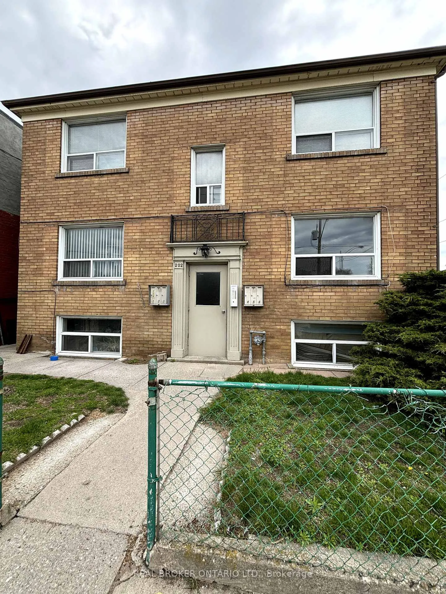 Front of Unit 3, 202 O'Connor Drive