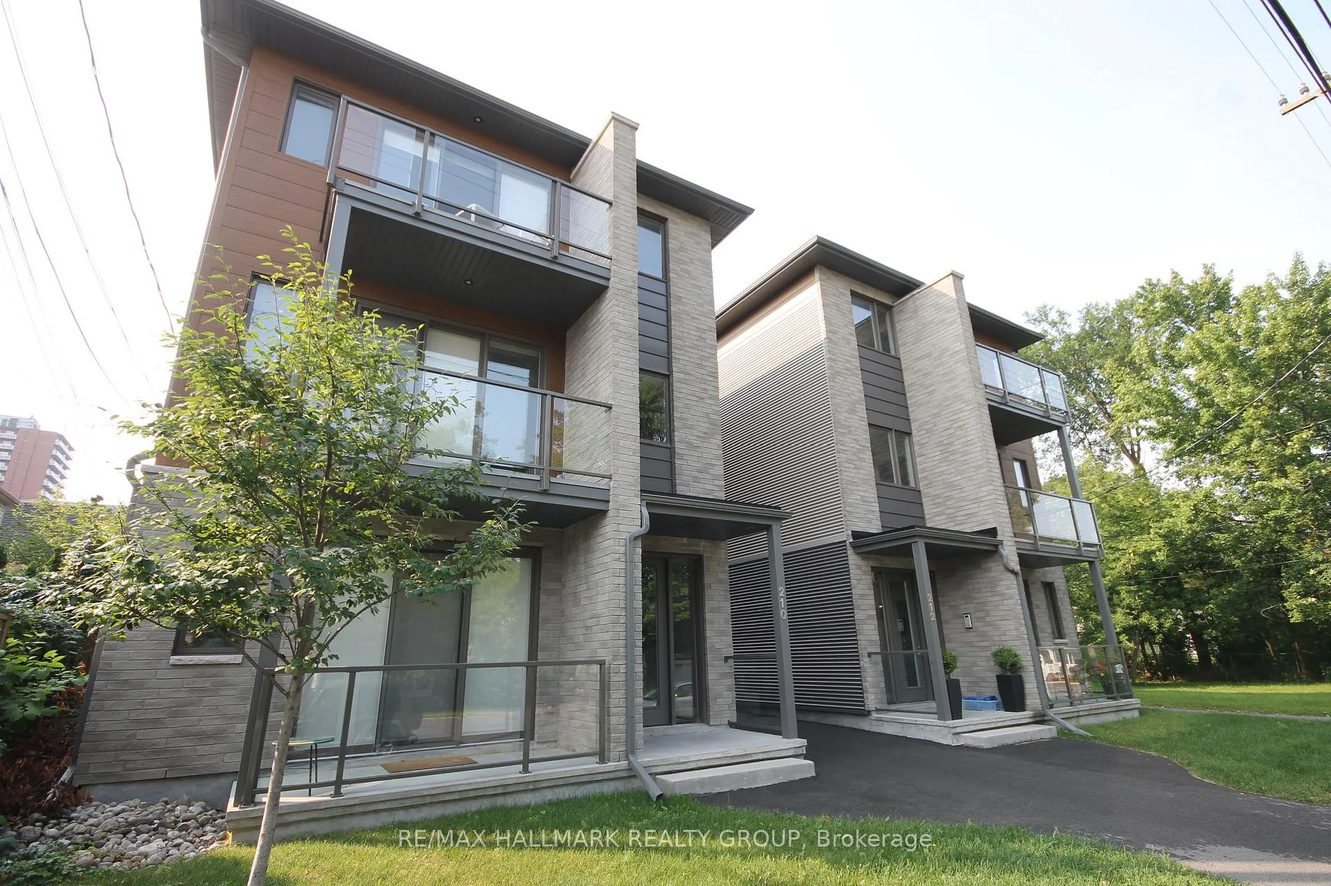 Front of Unit 3, 210 Clare Street