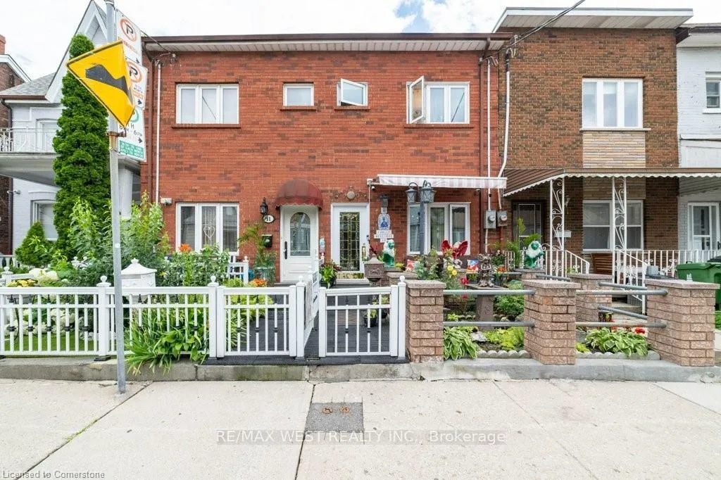 Photo 1 of 13 Rolyat Street, Toronto, Trinity-Bellwoods — HOMEH