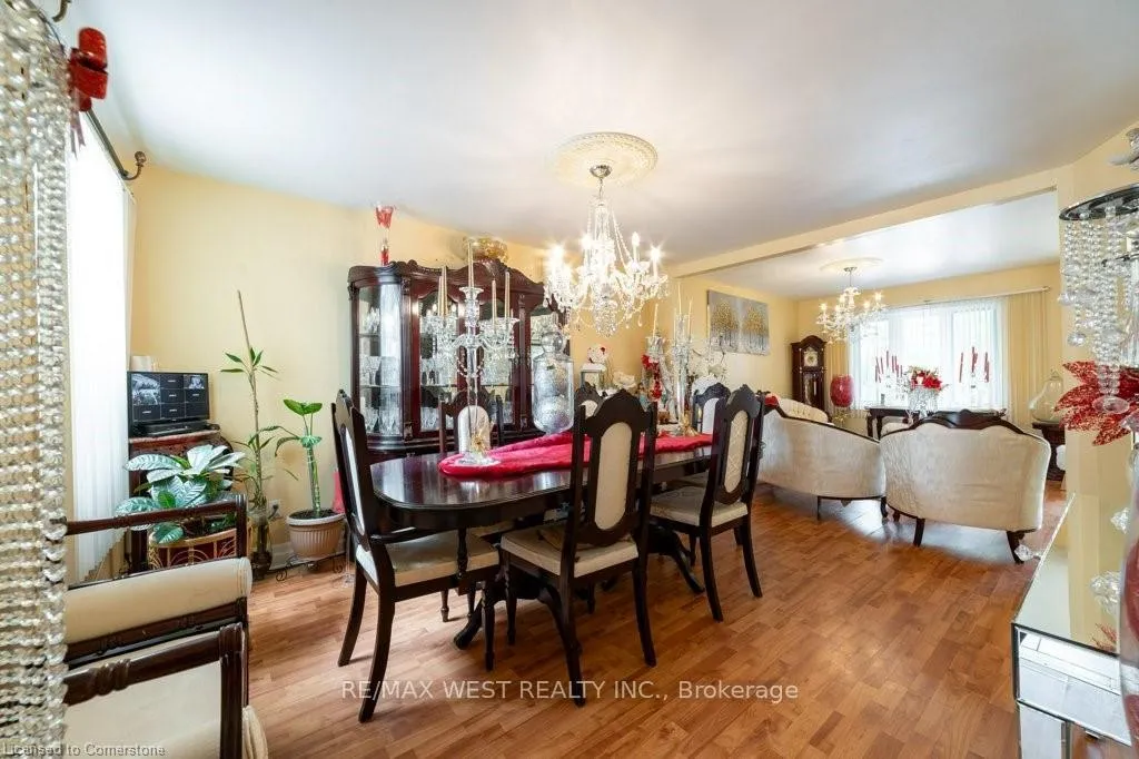 Photo 7 of 13 Rolyat Street, Toronto, Trinity-Bellwoods — HOMEH
