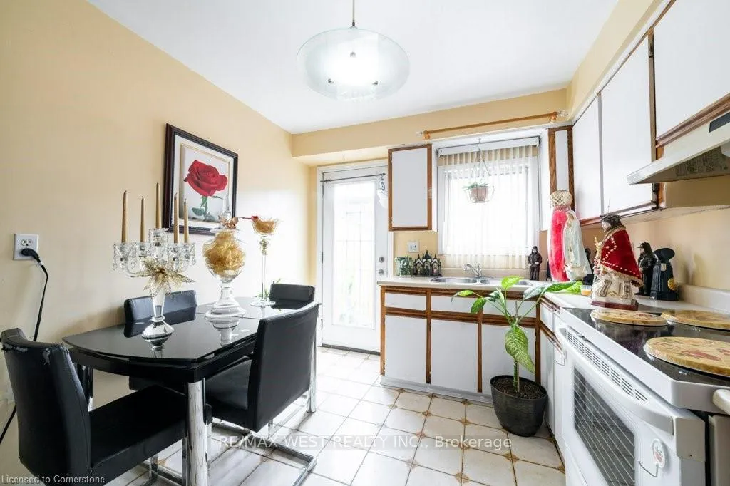 Photo 10 of 13 Rolyat Street, Toronto, Trinity-Bellwoods — HOMEH