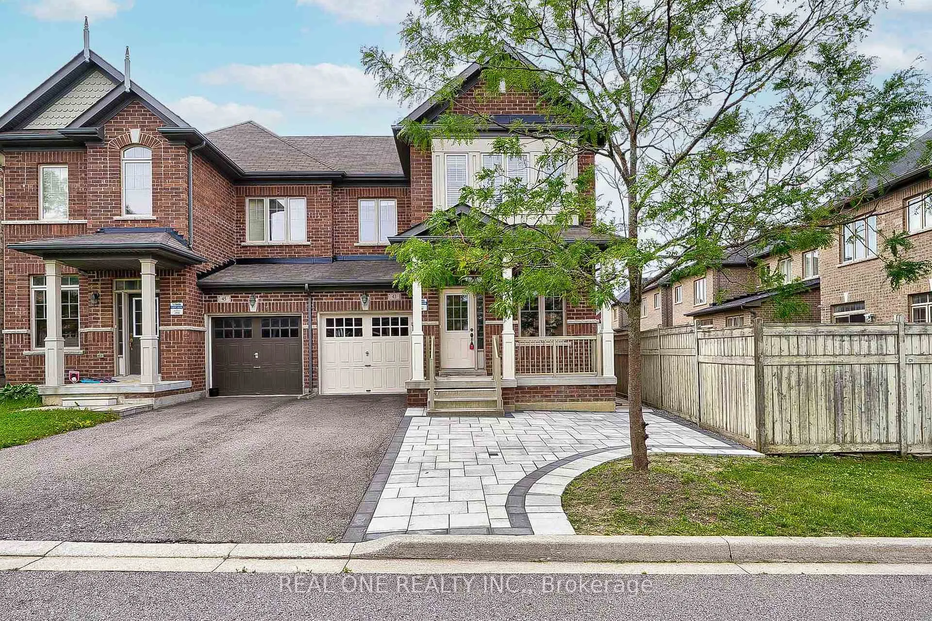 Photo 1 of 43 Hua Du Avenue, Markham, Berczy — HOMEH