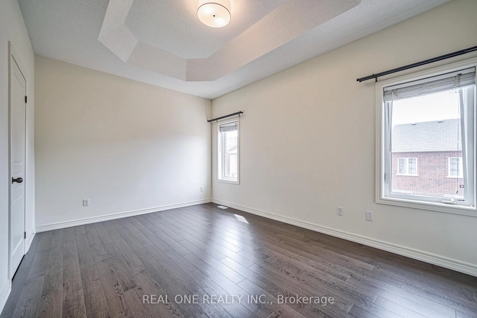 Photo 8 of 43 Hua Du Avenue, Markham, Berczy — HOMEH